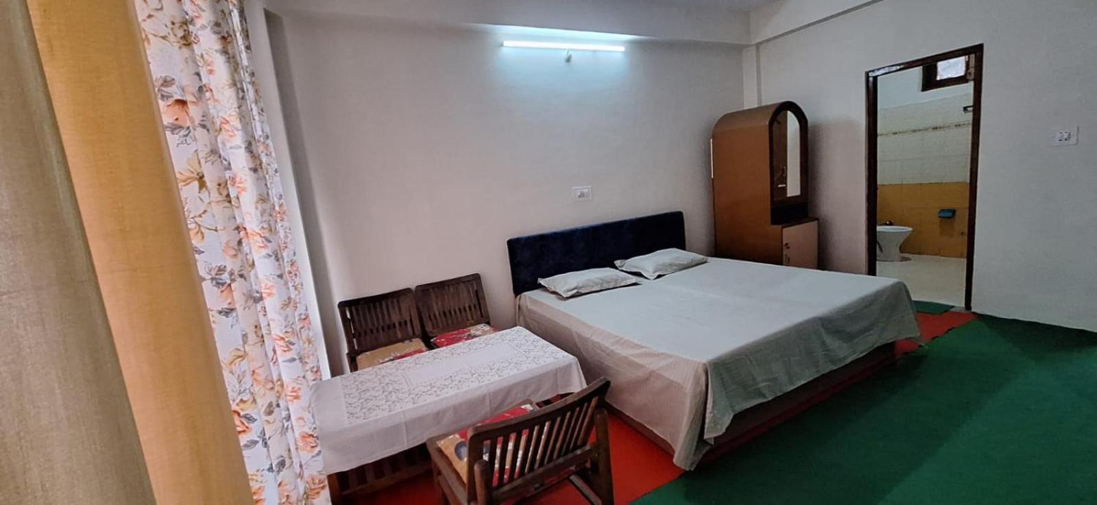 Bollywood Hostel and Café