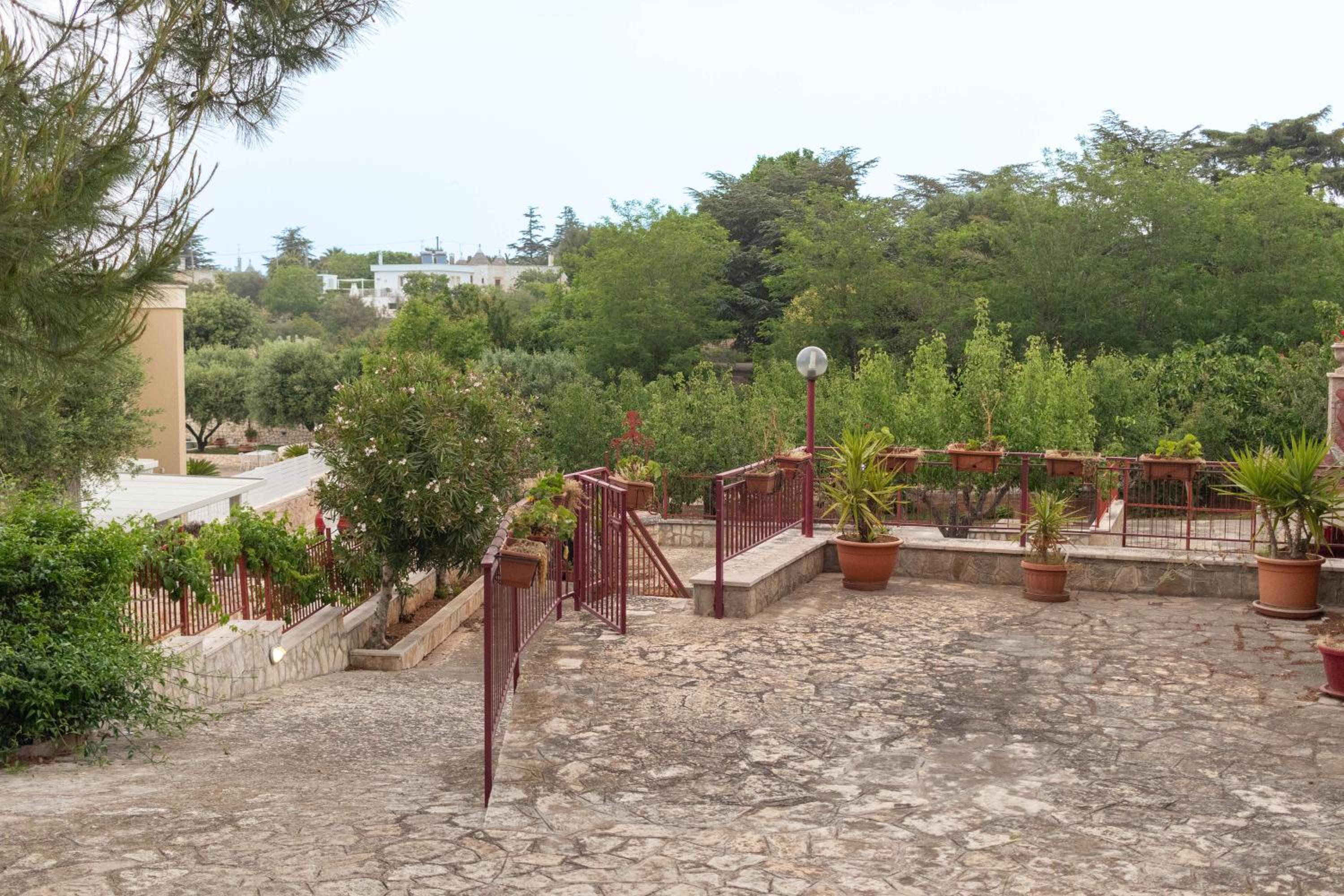 Villa Palma, relax and pool view 2
