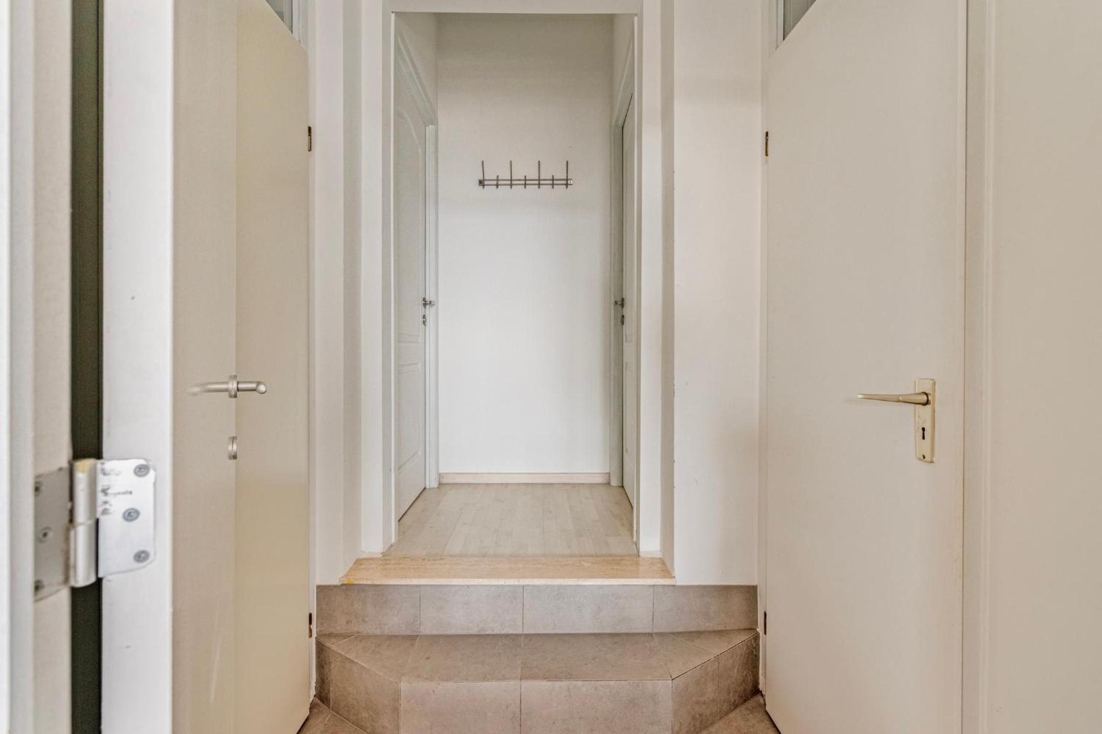 Penthouse duplex met groot terras dichtbij zee.