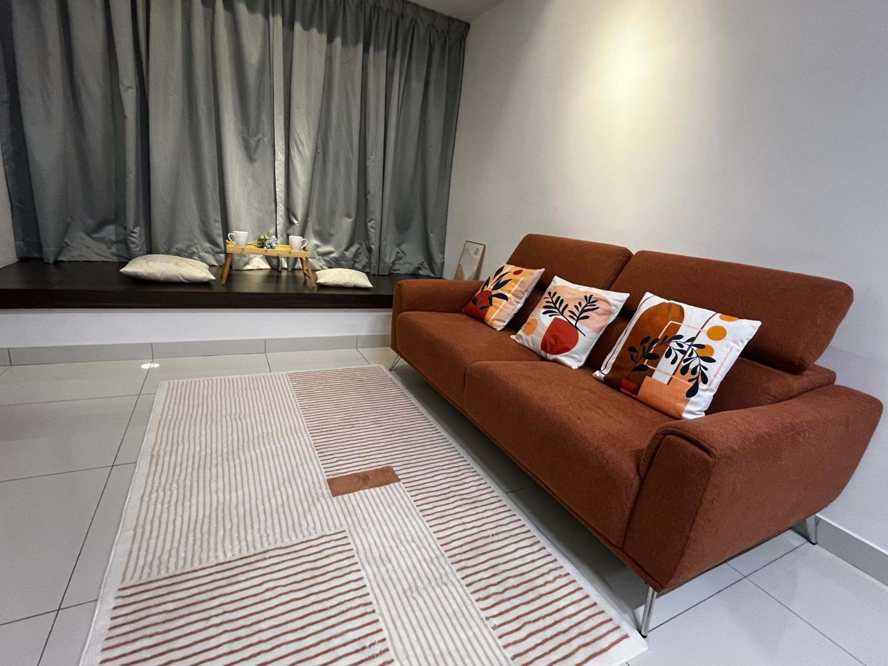 Vibrant Greenfield Residence Home - 5 mins to Sunway Pyramid photo 2