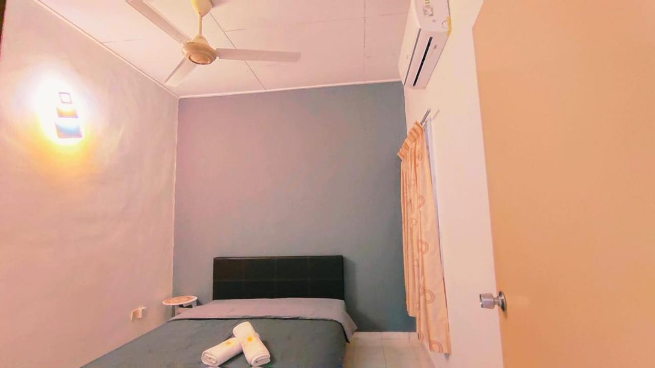 Area Indahpura or Taman Bersatu Kulai 3-4BR near AEON Airport JPO photo 8