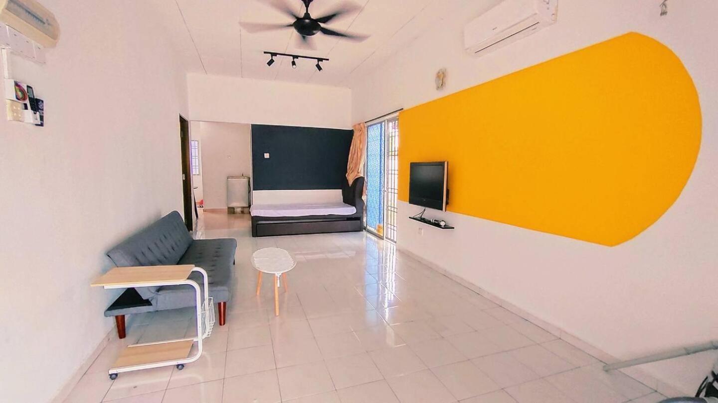 Area Indahpura or Taman Bersatu Kulai 3-4BR near AEON Airport JPO view 3