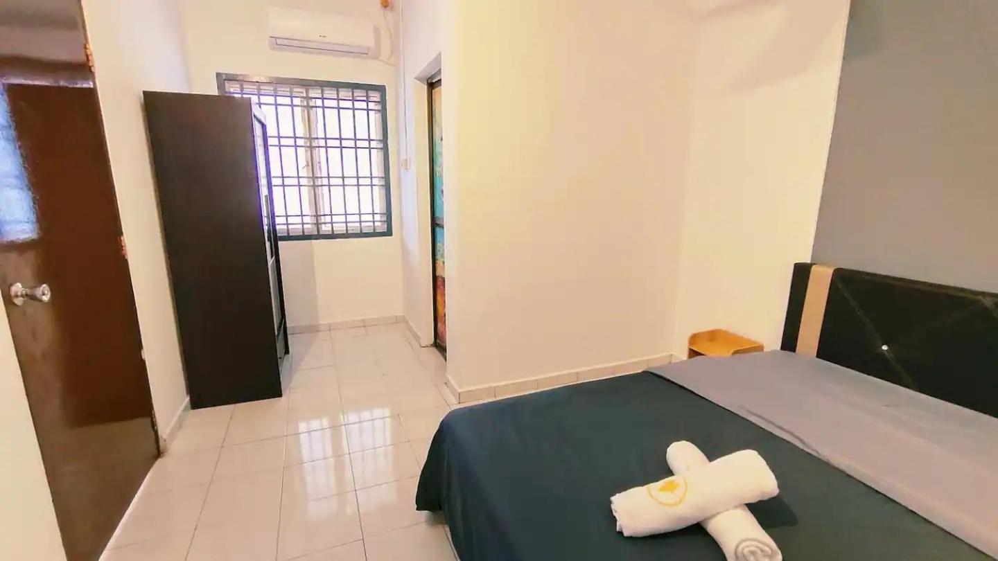 Area Indahpura or Taman Bersatu Kulai 3-4BR near AEON Airport JPO photo 3