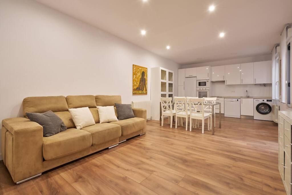 Amplio alojamiento centro barrio del Oeste