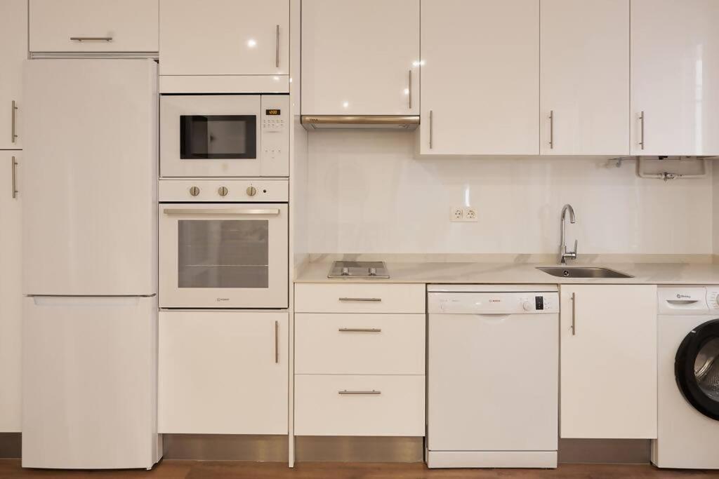 Amplio alojamiento centro barrio del Oeste