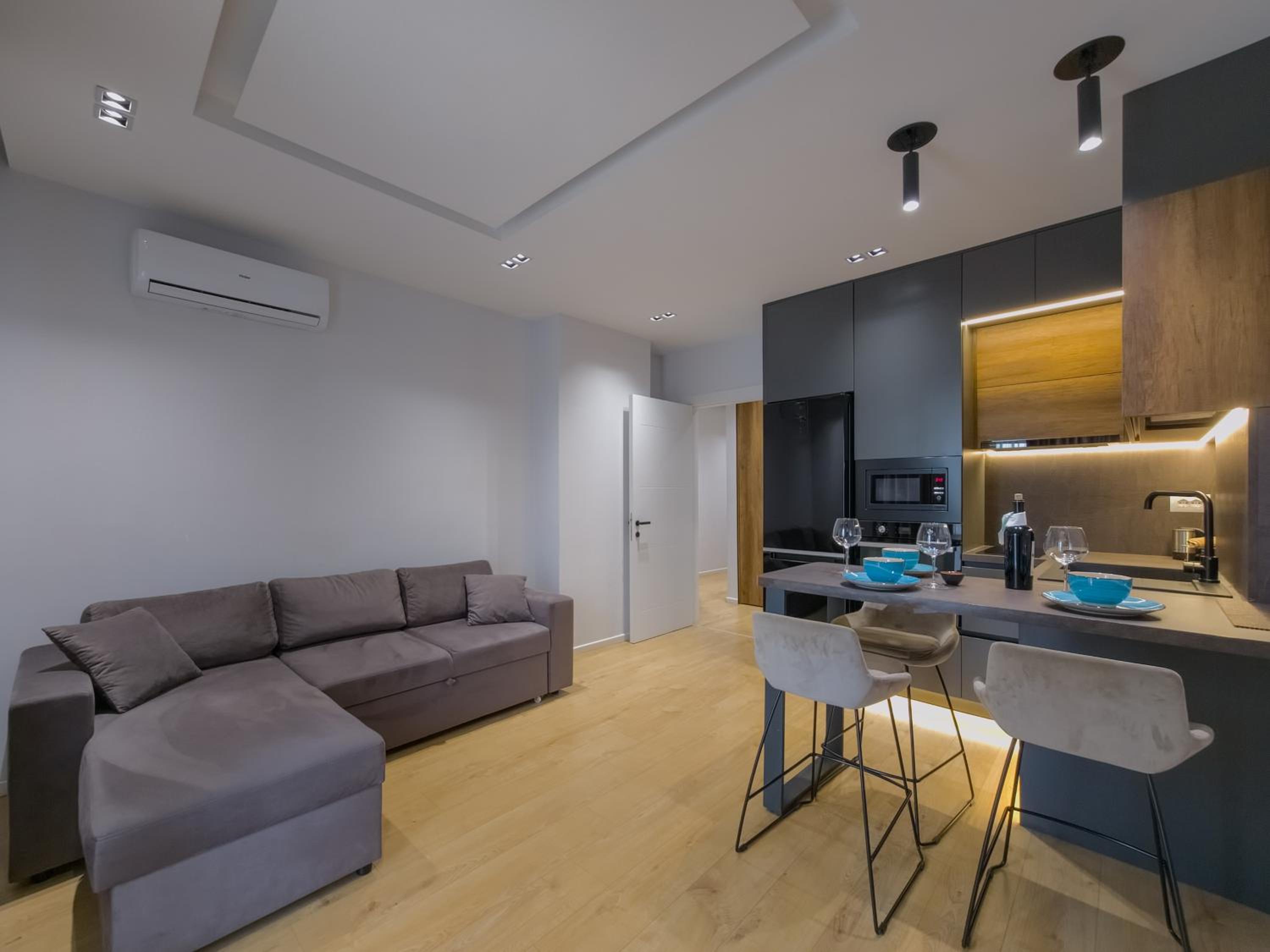 PIN Apartments - 3 Min to Skanderbeg - Free Parking