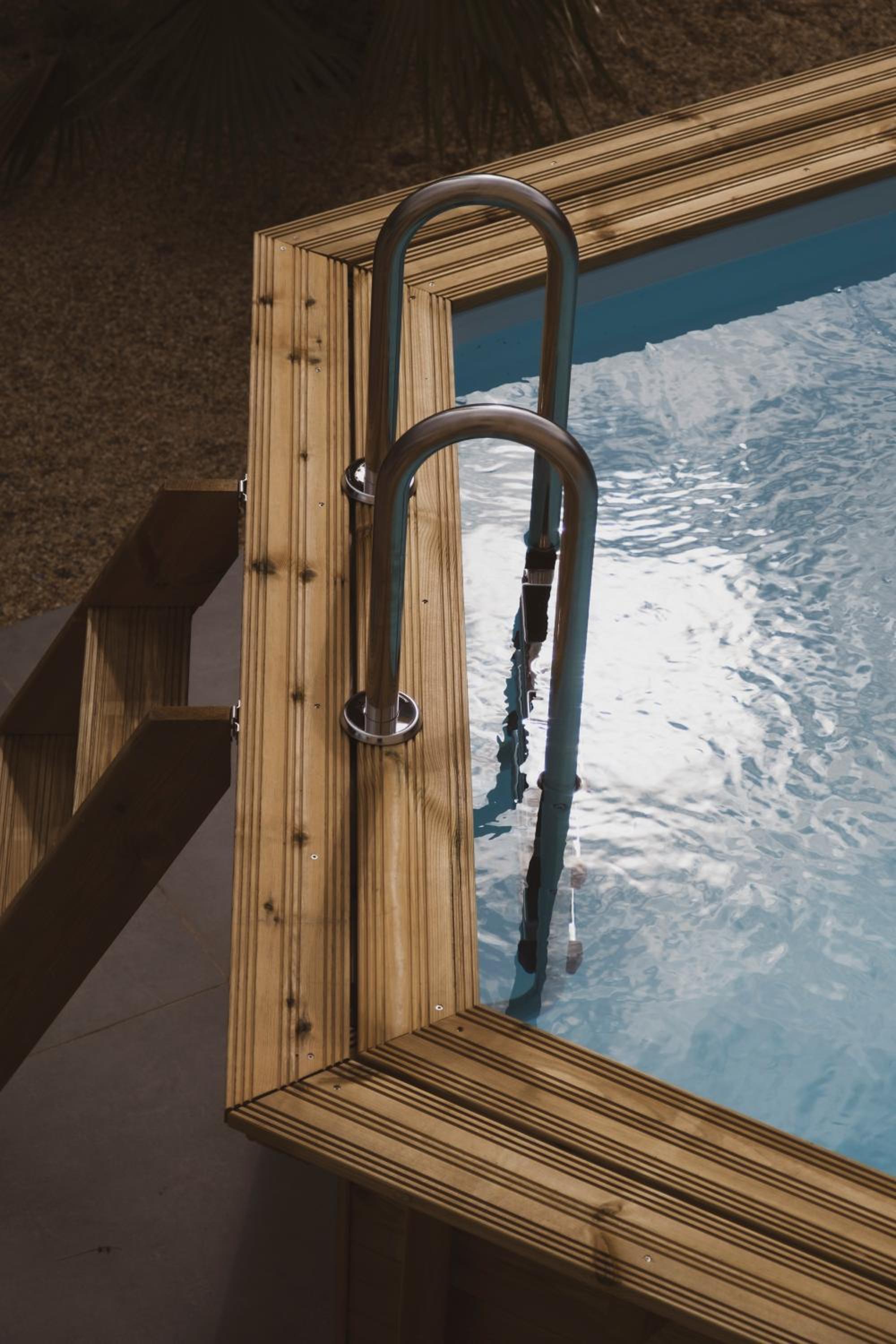 Domaine de Mérins, 10 couchages avec piscine, face à la rivière, à 4km de la plage