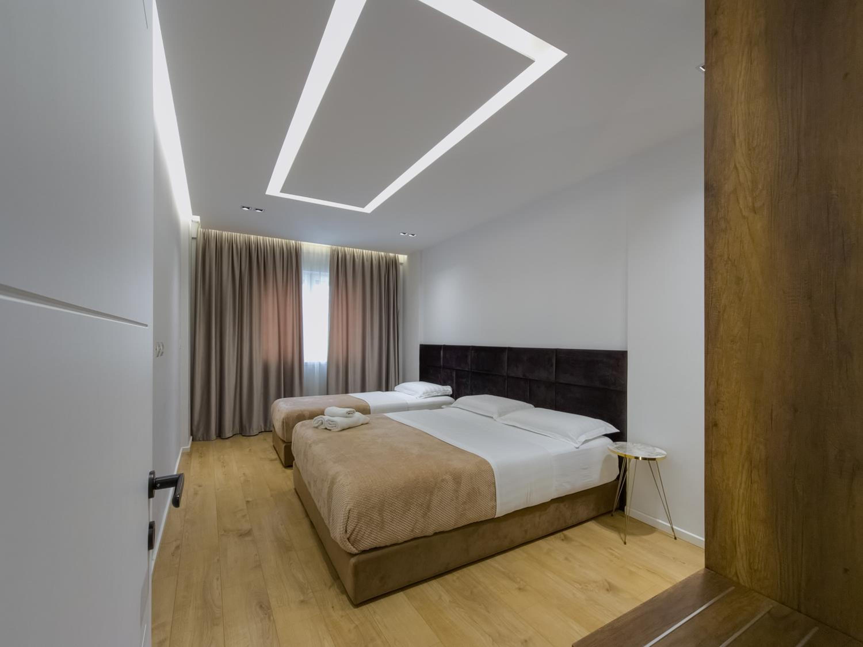 PIN Apartments - 3 Min to Skanderbeg - Free Parking