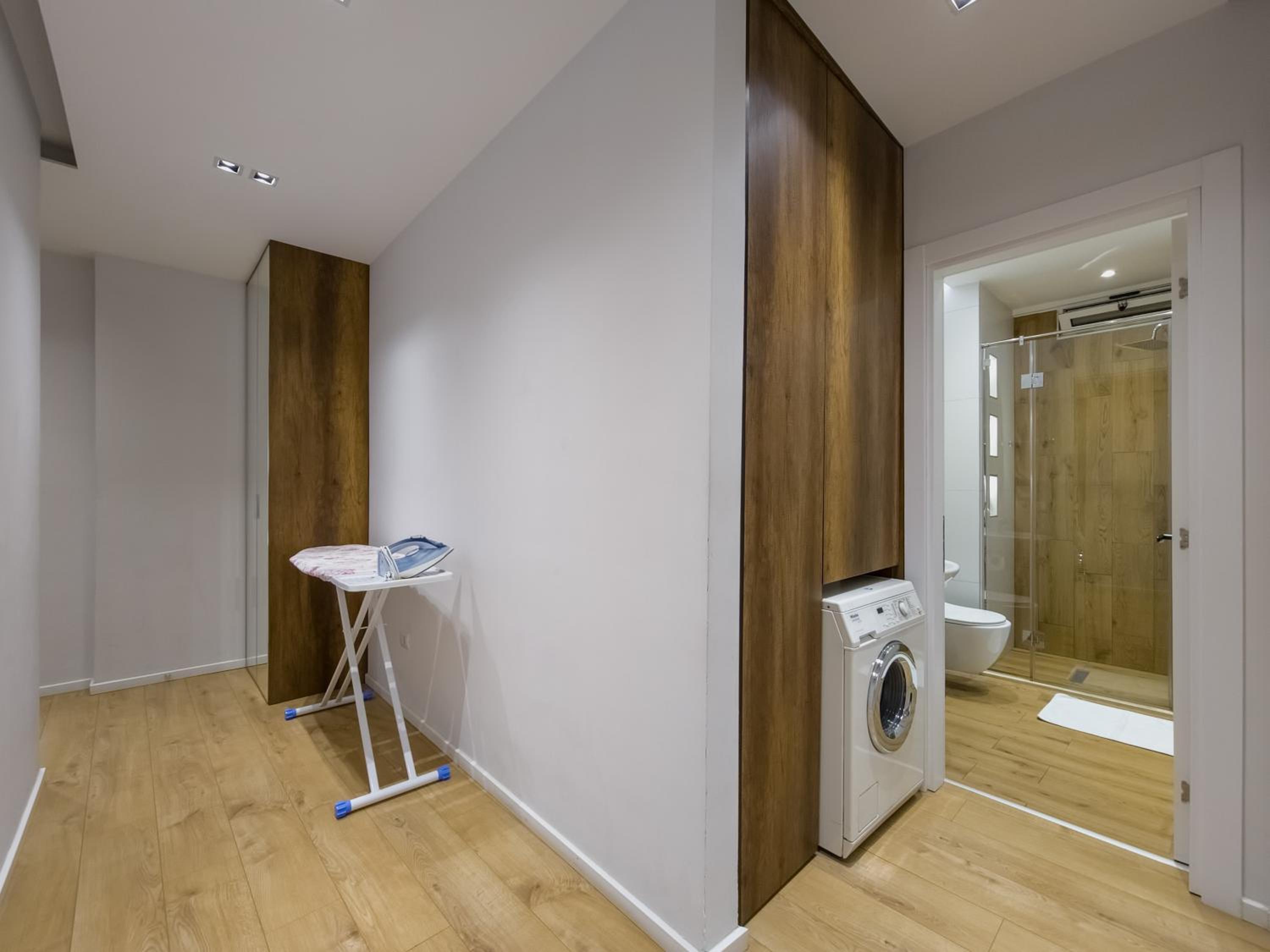 PIN Apartments - 3 Min to Skanderbeg - Free Parking