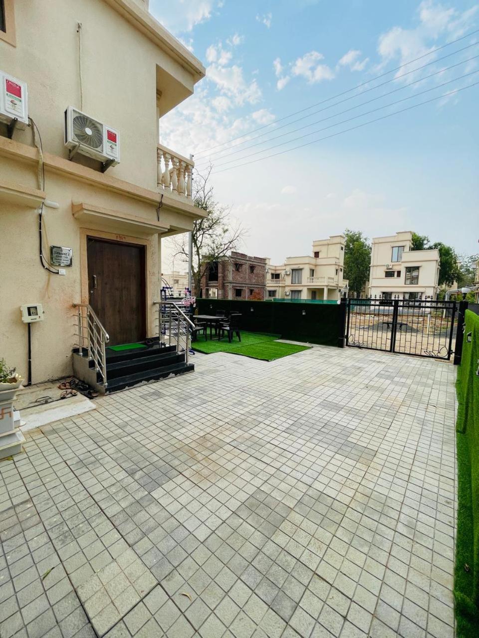 AMPS Villa