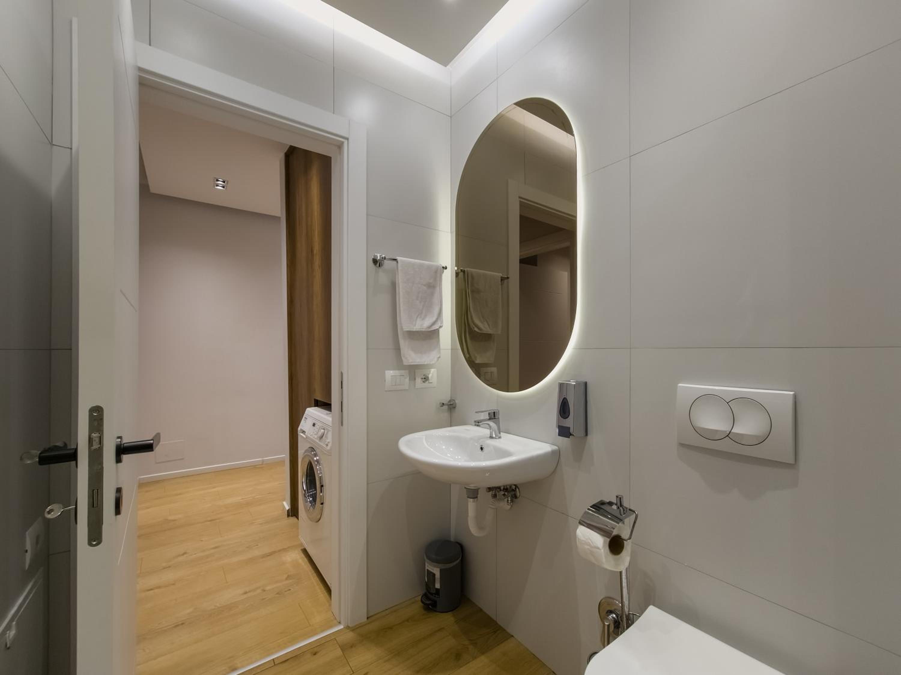 PIN Apartments - 3 Min to Skanderbeg - Free Parking