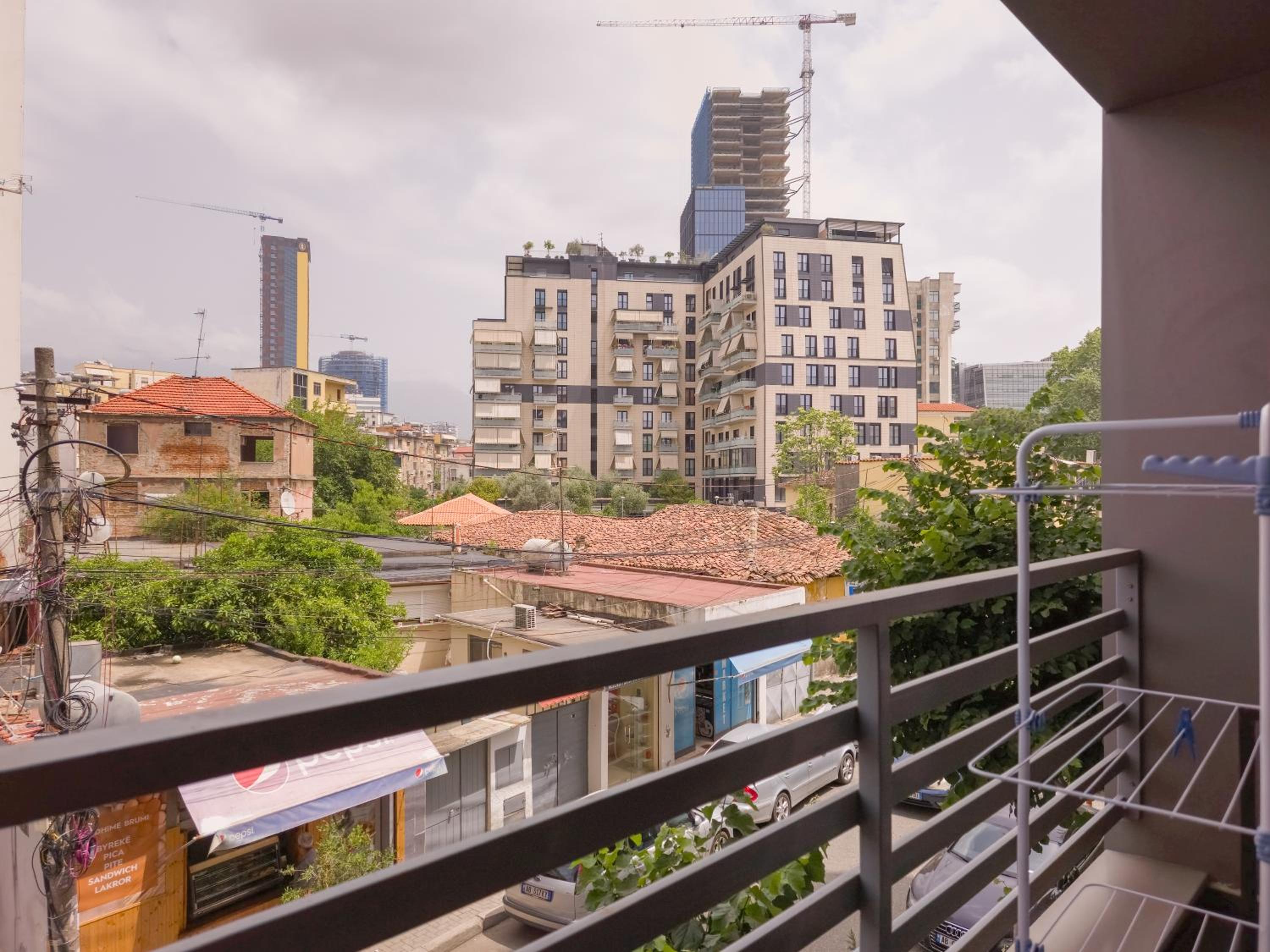 PIN Apartments - 3 Min to Skanderbeg - Free Parking