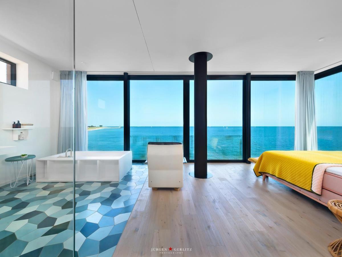 Designer Strandvilla Auf der Ostsee - mit freiem Meerblick und Dachterrasse