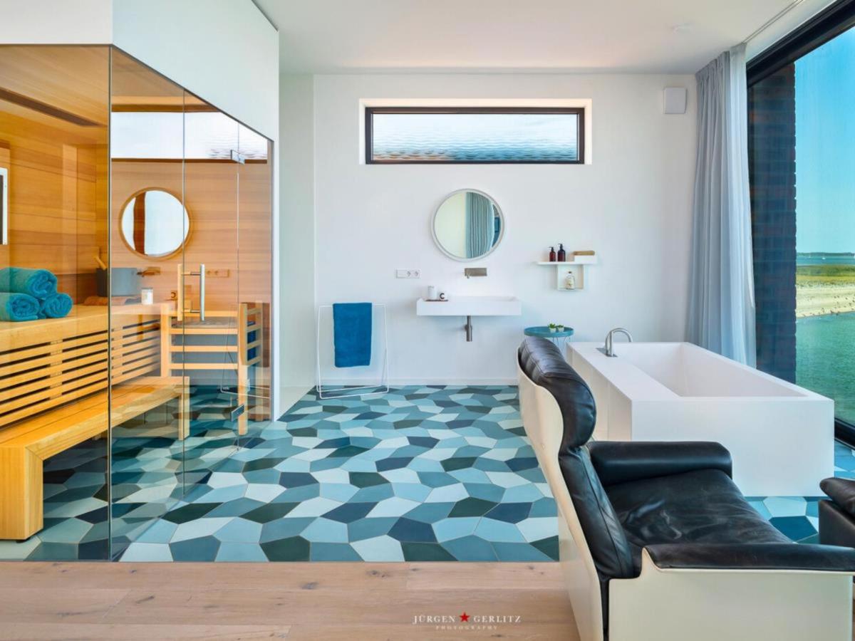 Designer Strandvilla Auf der Ostsee - mit freiem Meerblick und Dachterrasse