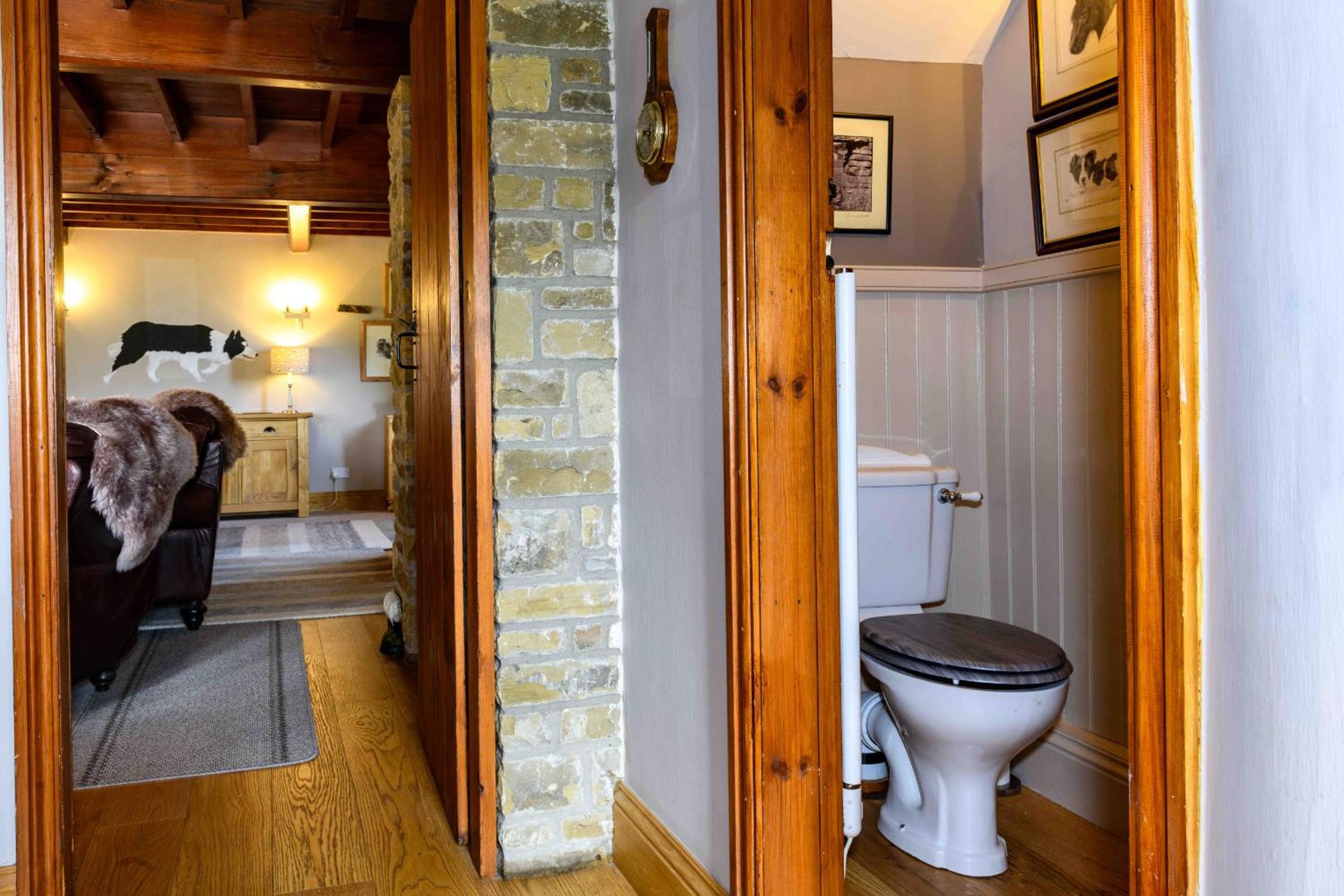 Finest Retreats - Shepherds Cottage at Mile House Farm view 4