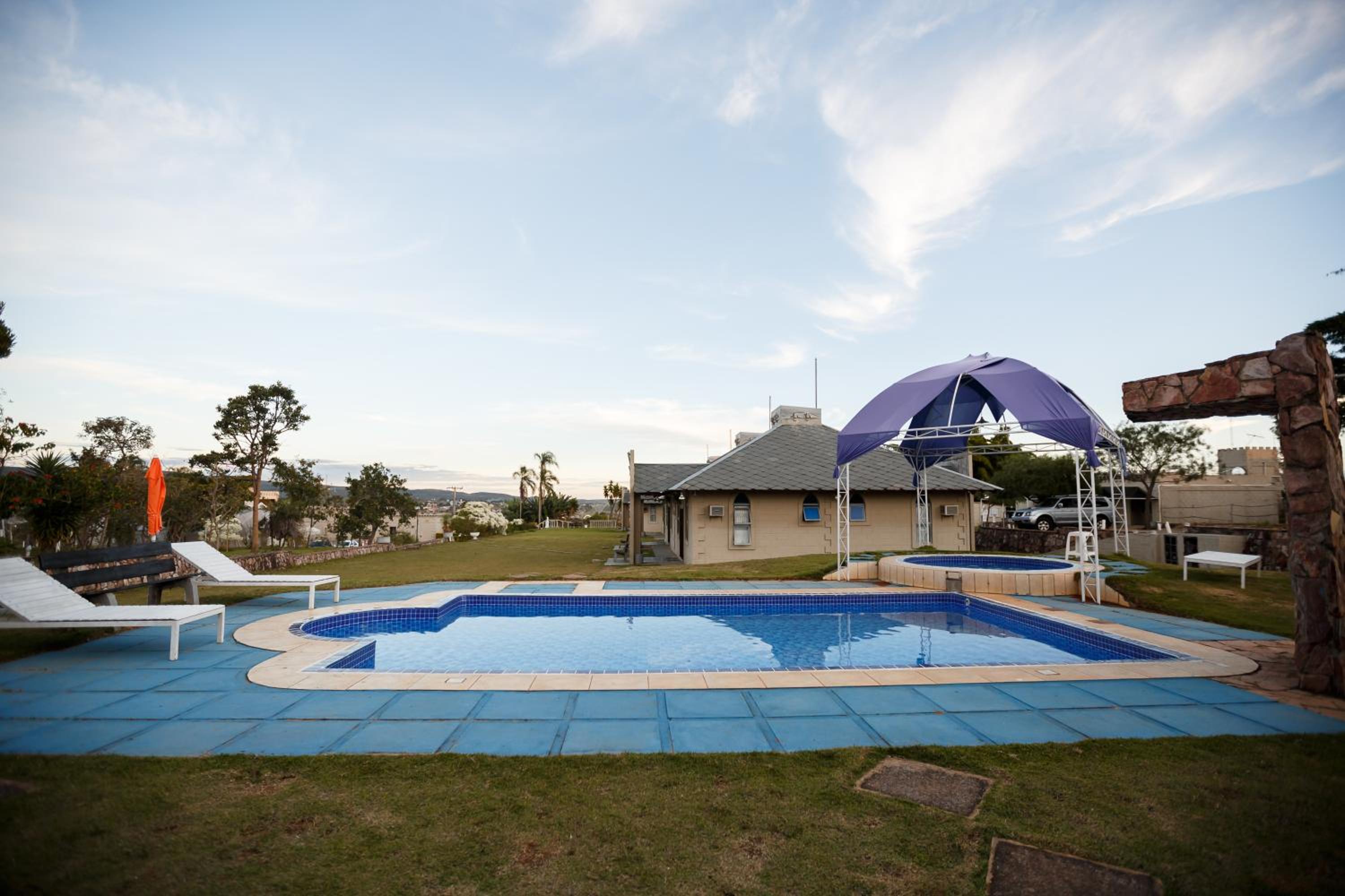Pousada Camelot Inn