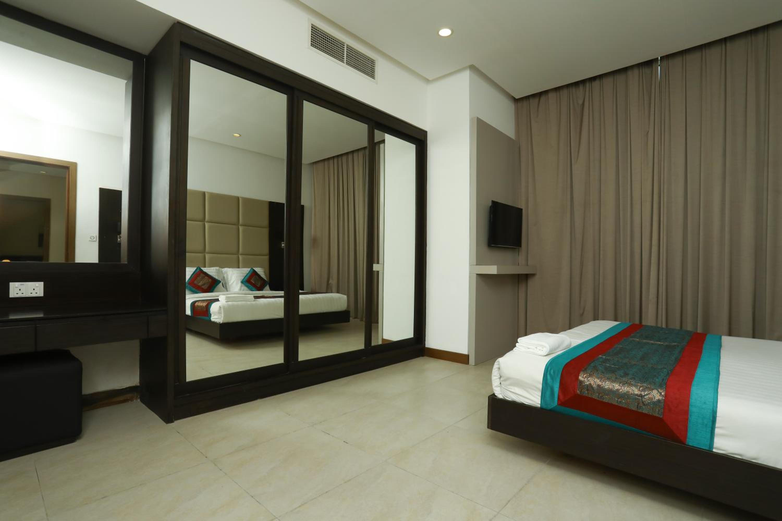 Landway Suite