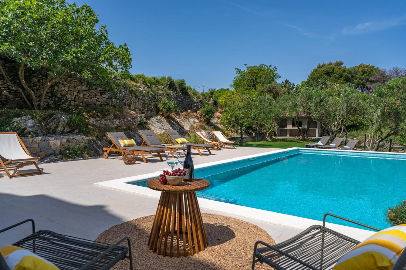 Villa Mamma Mia, a 6-bedroom property with 40sqm pool view 2