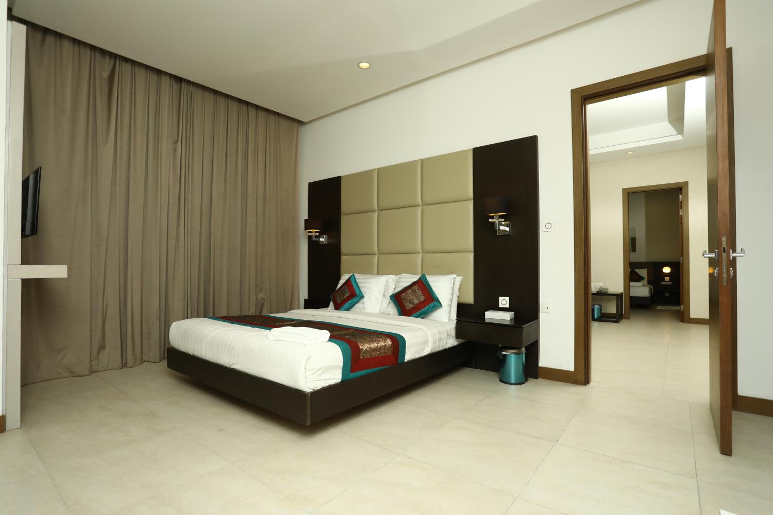 Landway Suite