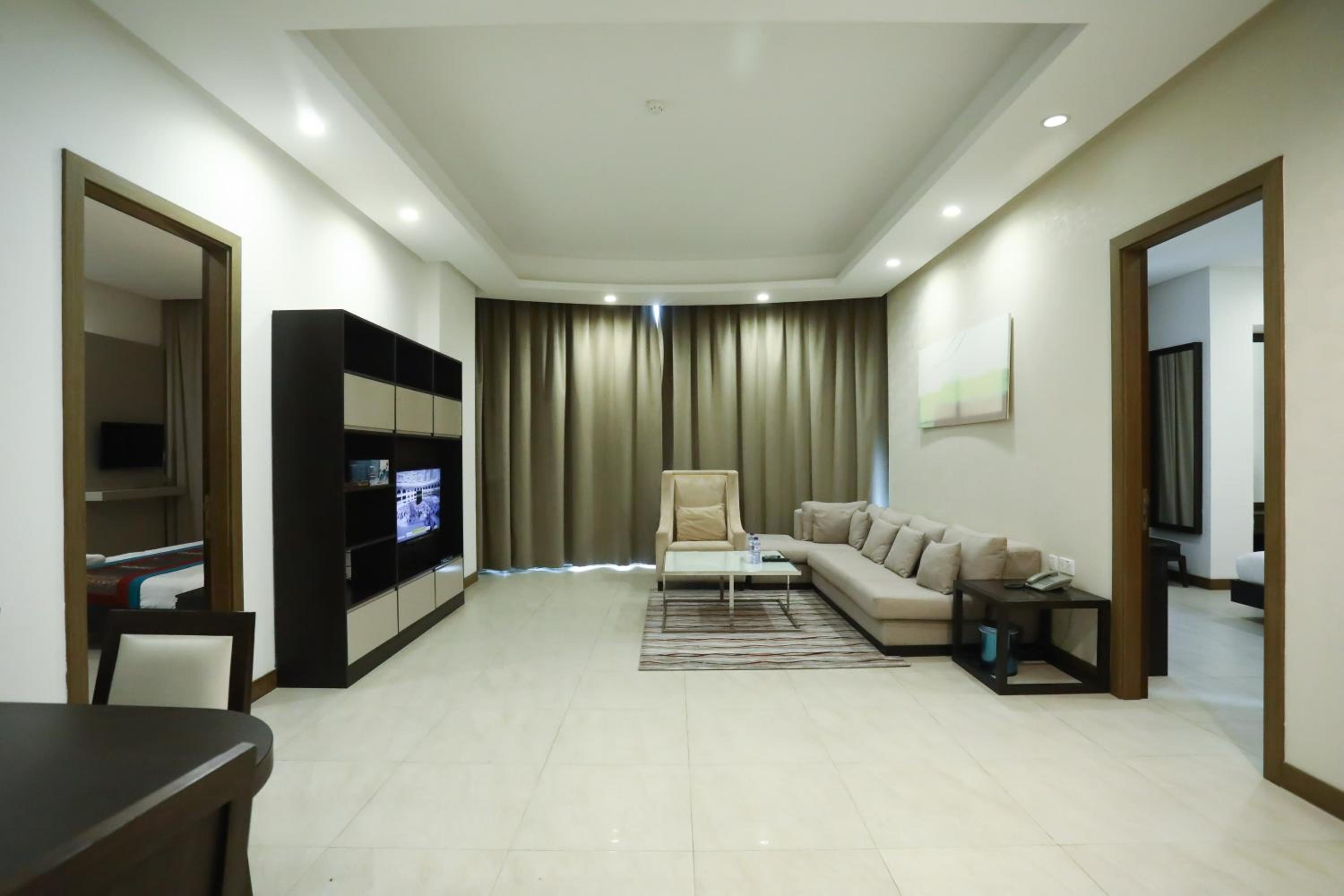 Landway Suite