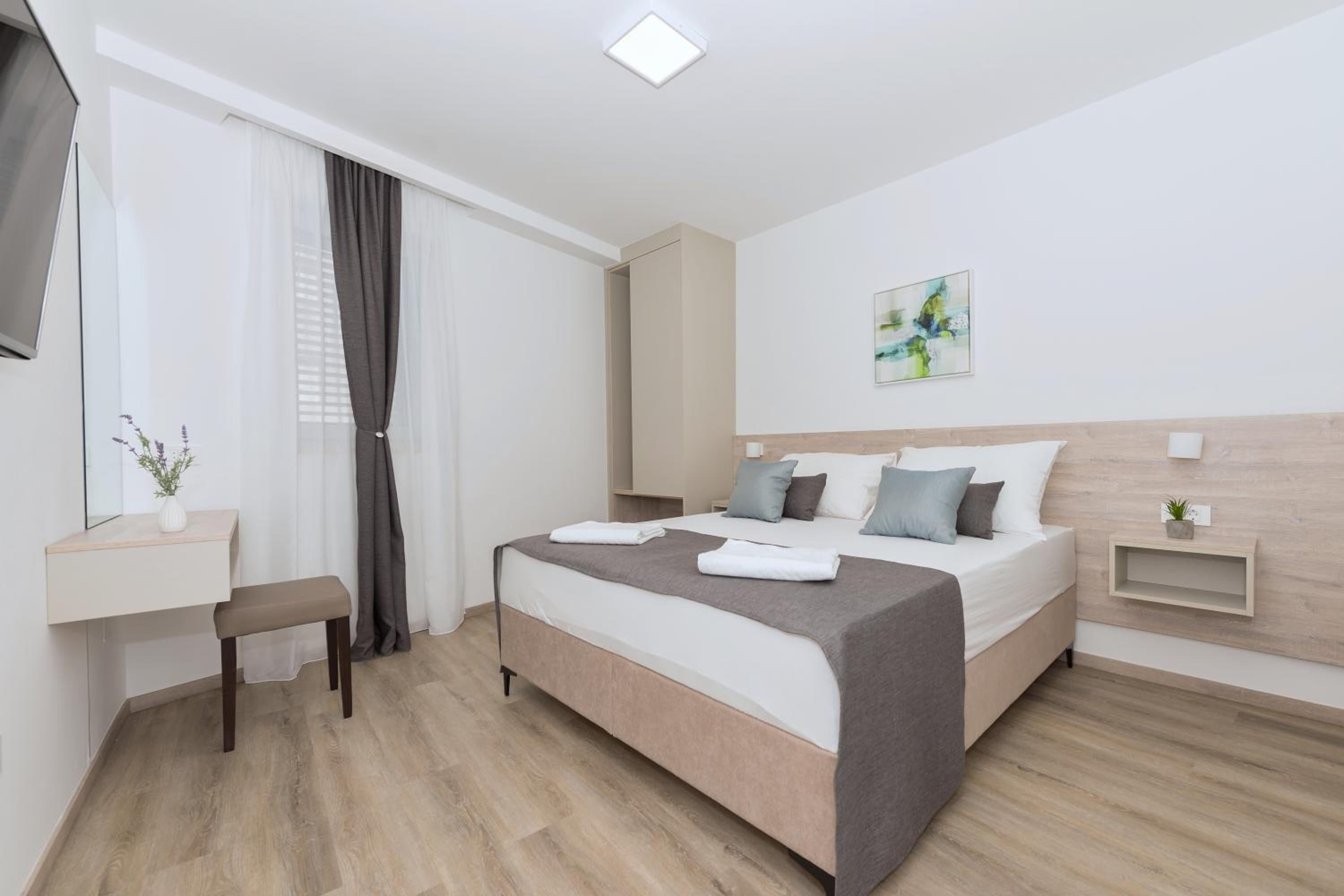 Beach apartments Mara view 2