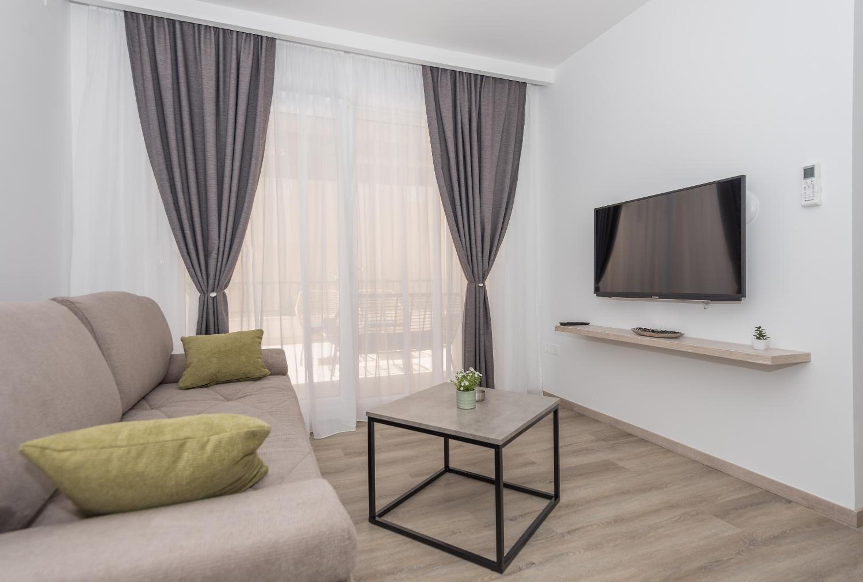 Beach apartments Mara view 3