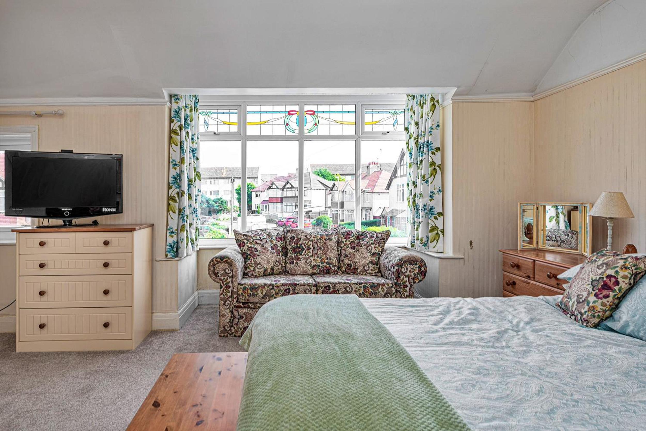 Finest Retreats - Penrhyn Avenue