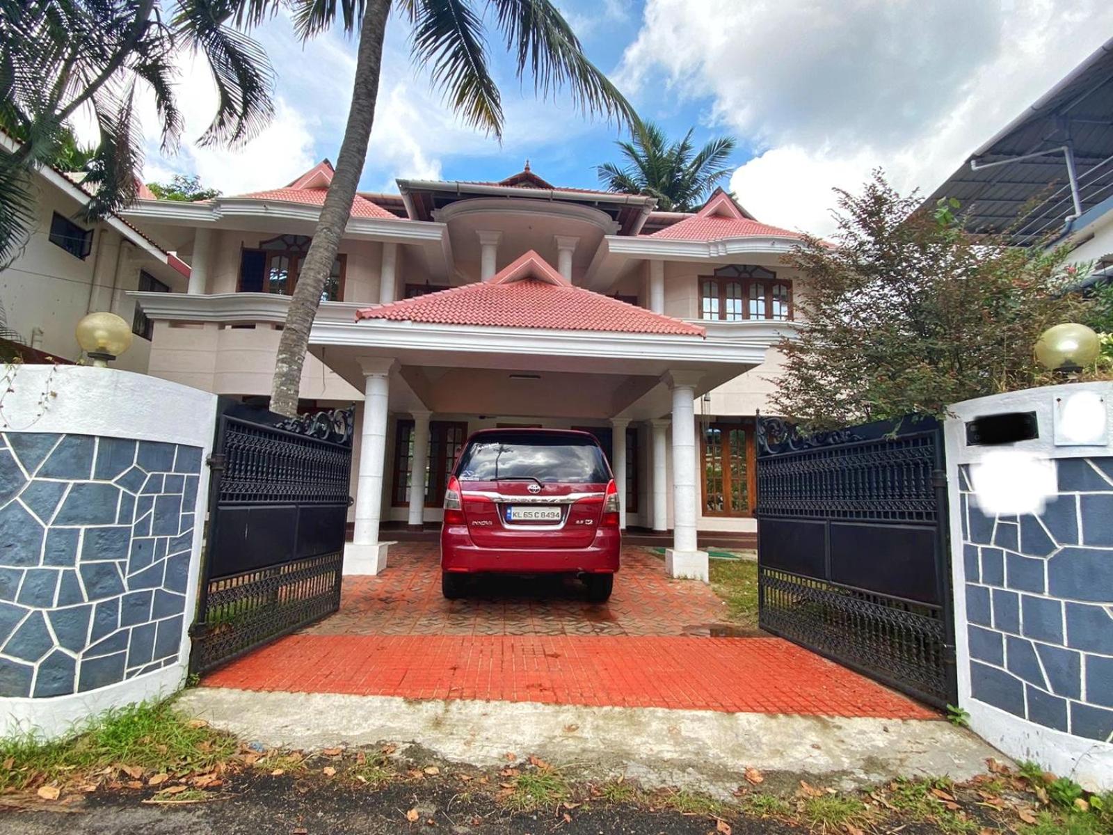 La Casa Trivandrum 4 BHK AC Luxury Villa at City Centre, Just 5 kms from Airport & 3 Kms to Trivandrum Railway Station