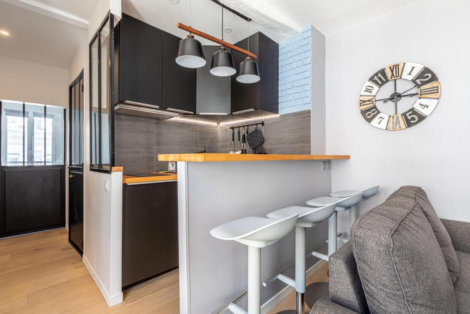 Stylish Paris Apartment near Louvre & Notre-Dame