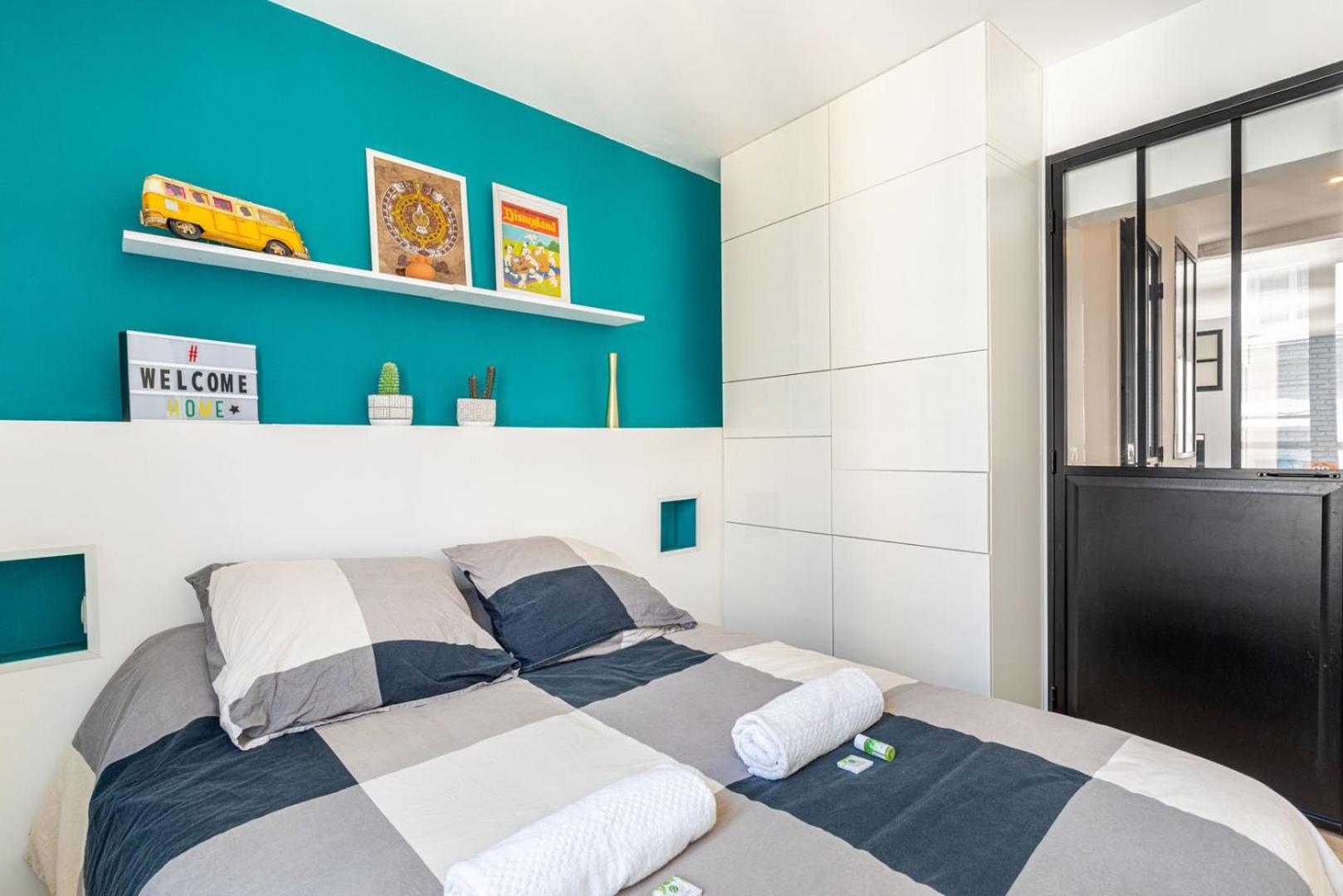 Stylish Paris Apartment near Louvre & Notre-Dame