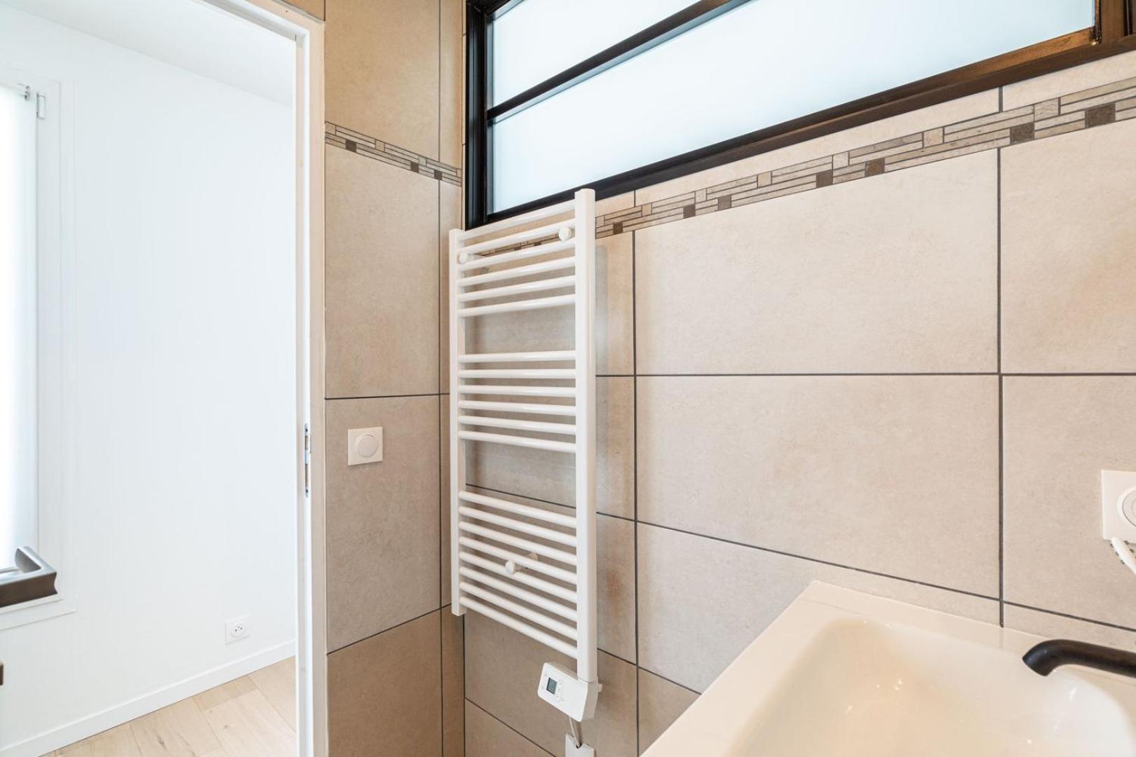 Stylish Paris Apartment near Louvre & Notre-Dame