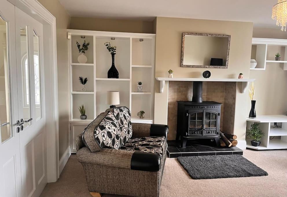 Spacious 4 BR, Perfect Location view 2