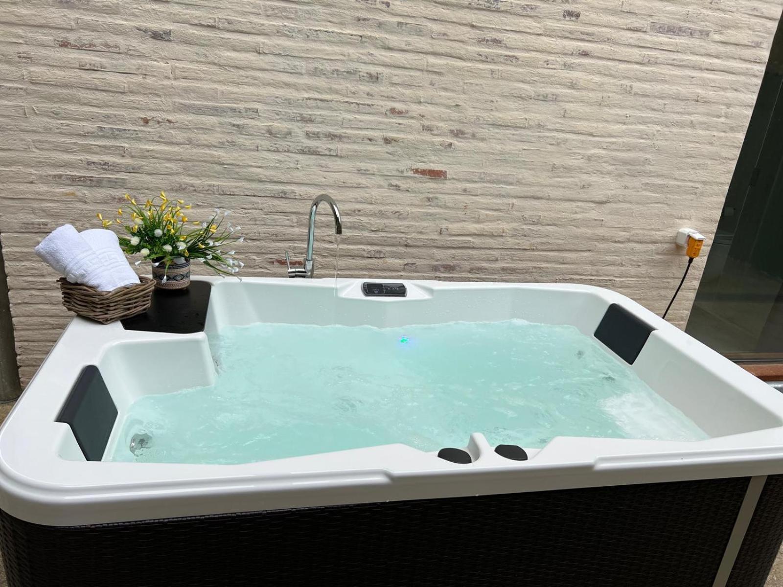 IRAIPE Estella Rooms Auto Check-in