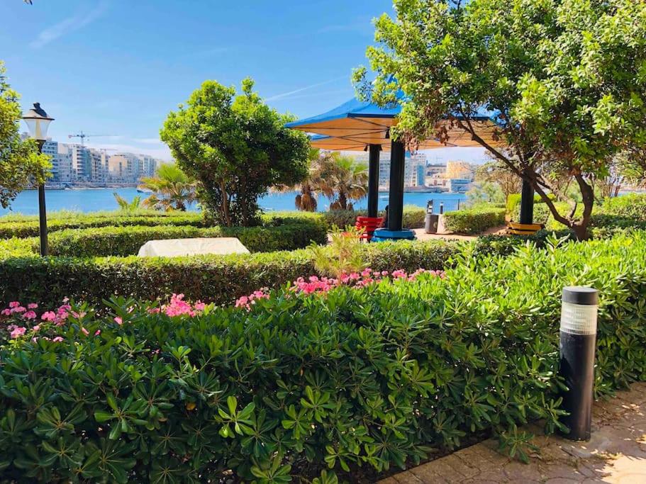 ! Amazing house in Sliema next to the beach ! view 2