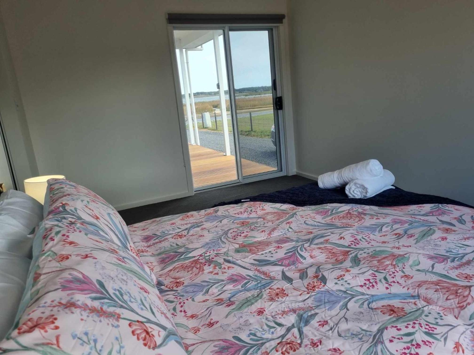 Banksia Lakeview Retreat