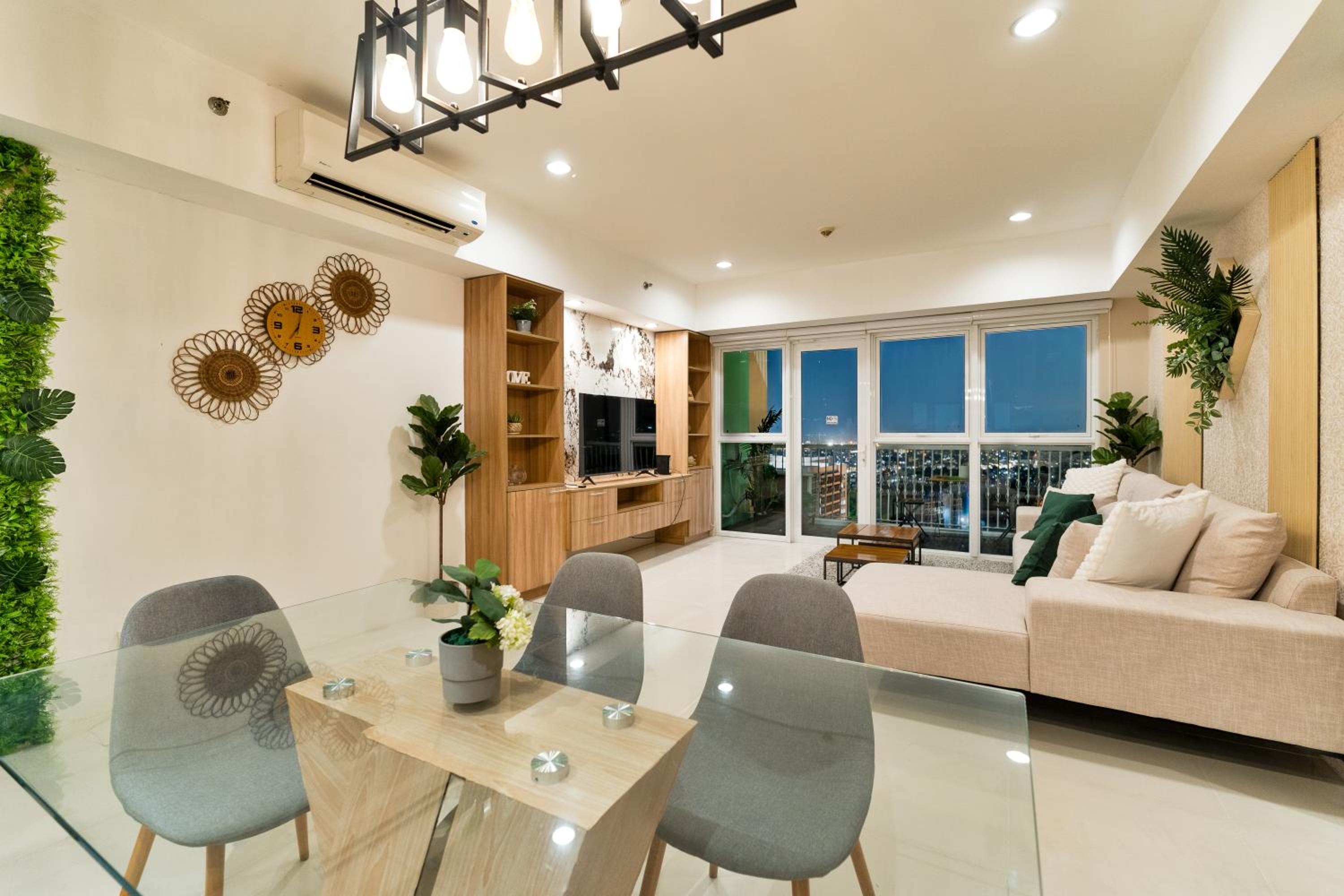 Tropicalia Family Suite