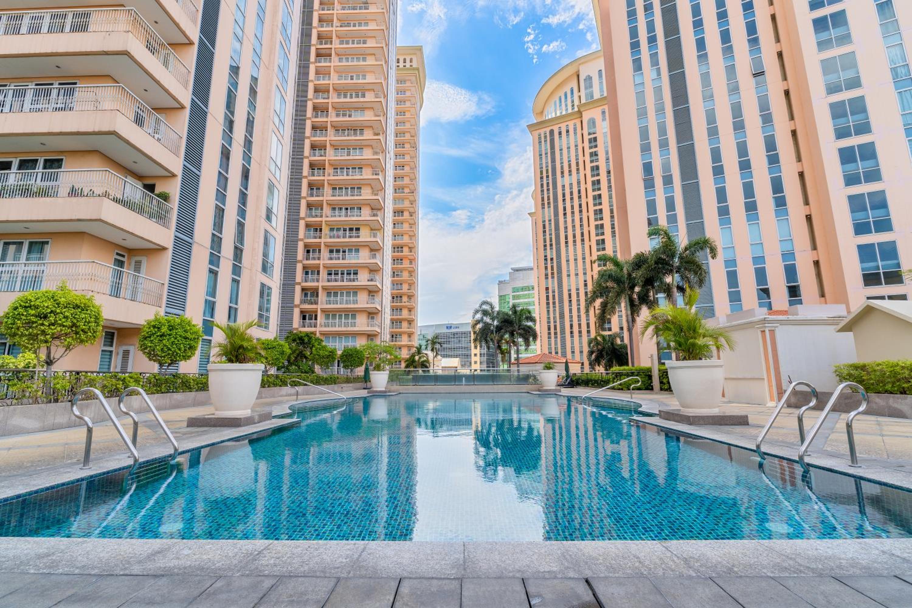 Tropicalia Family Suite