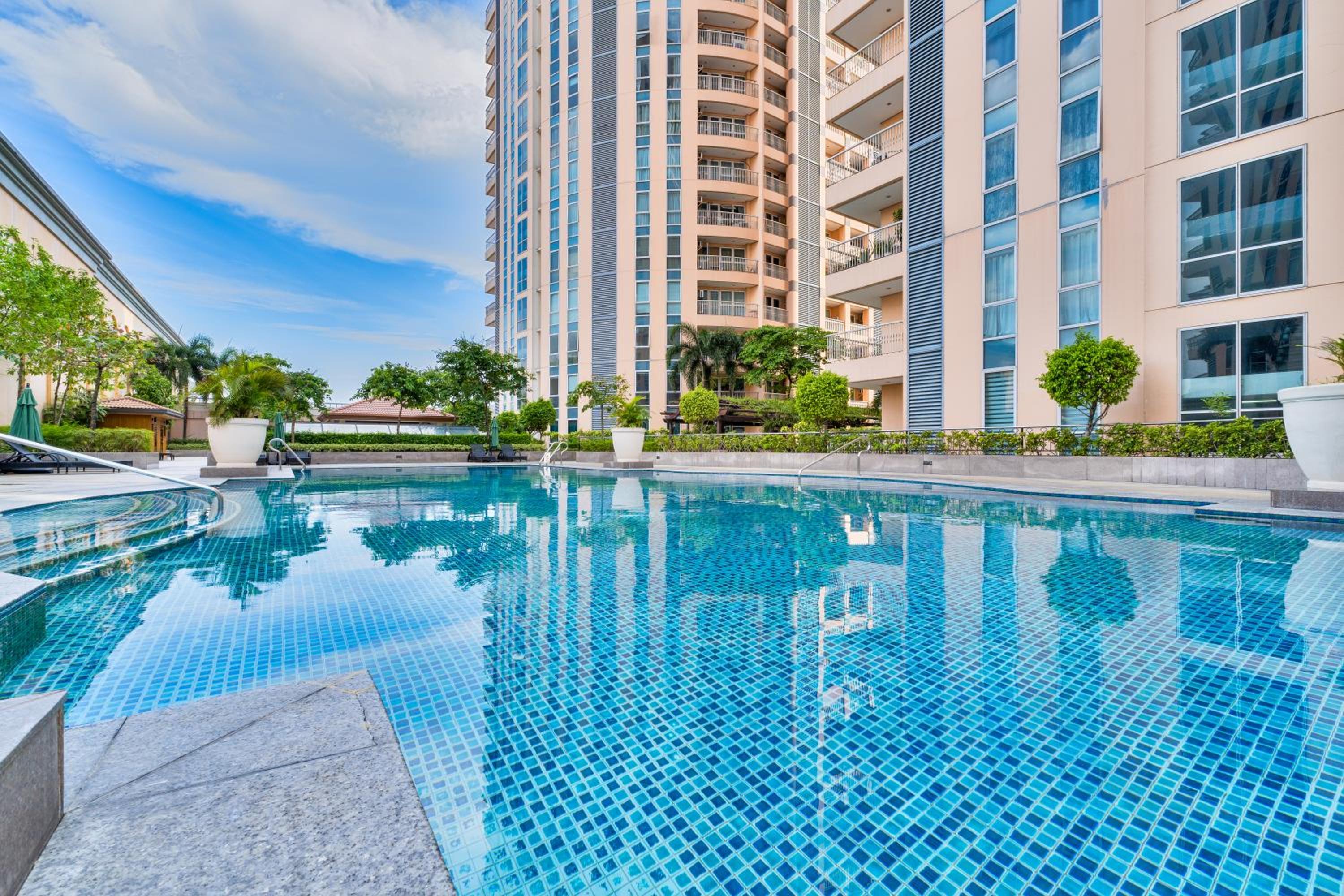 Tropicalia Family Suite