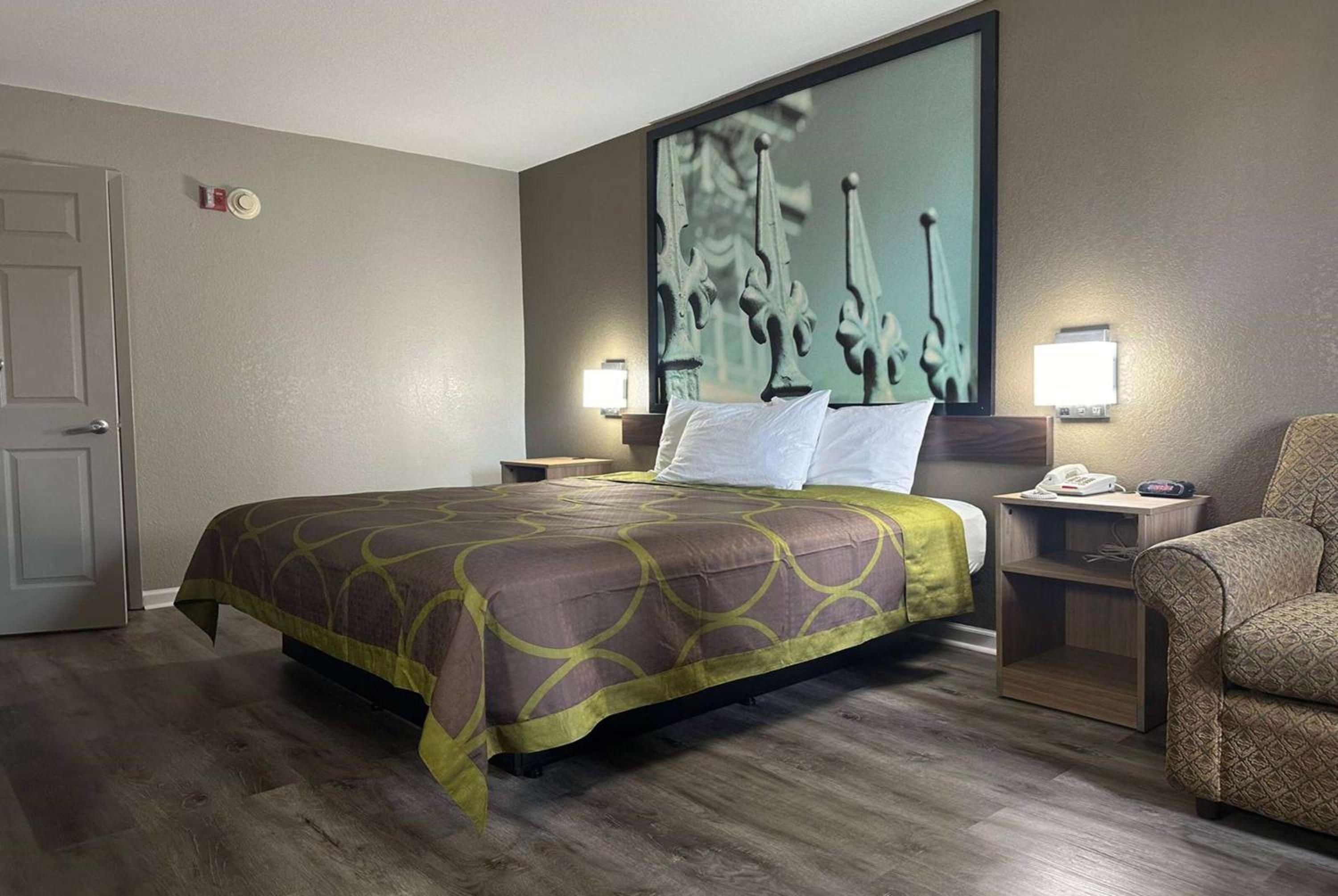 Monroe Vacations - Super 8 by Wyndham Monroe - Property Image 1