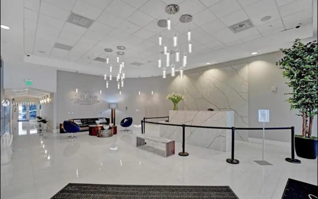 Brickell High Floor Beautiful View by Palermo Home Miami