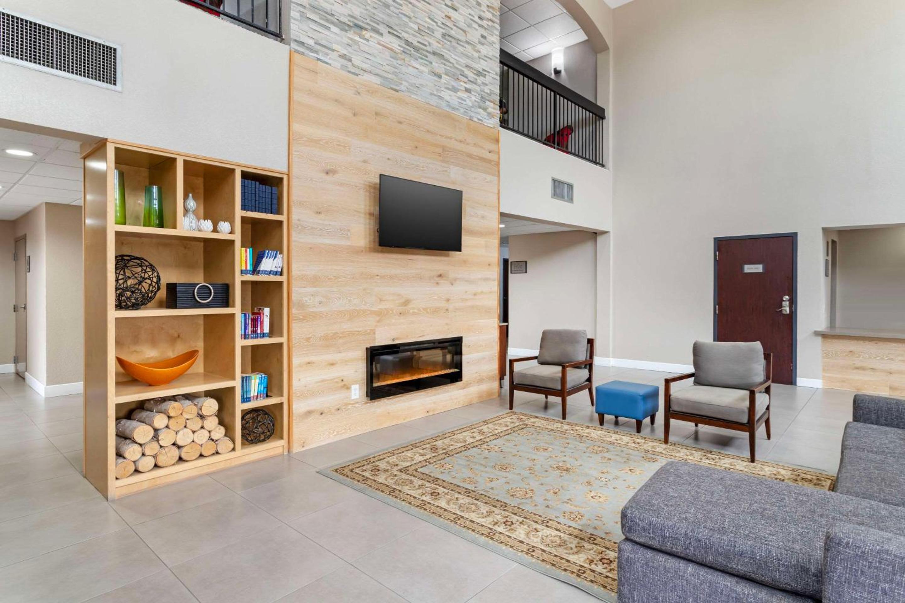 Comfort Suites Shenandoah-The Woodlands