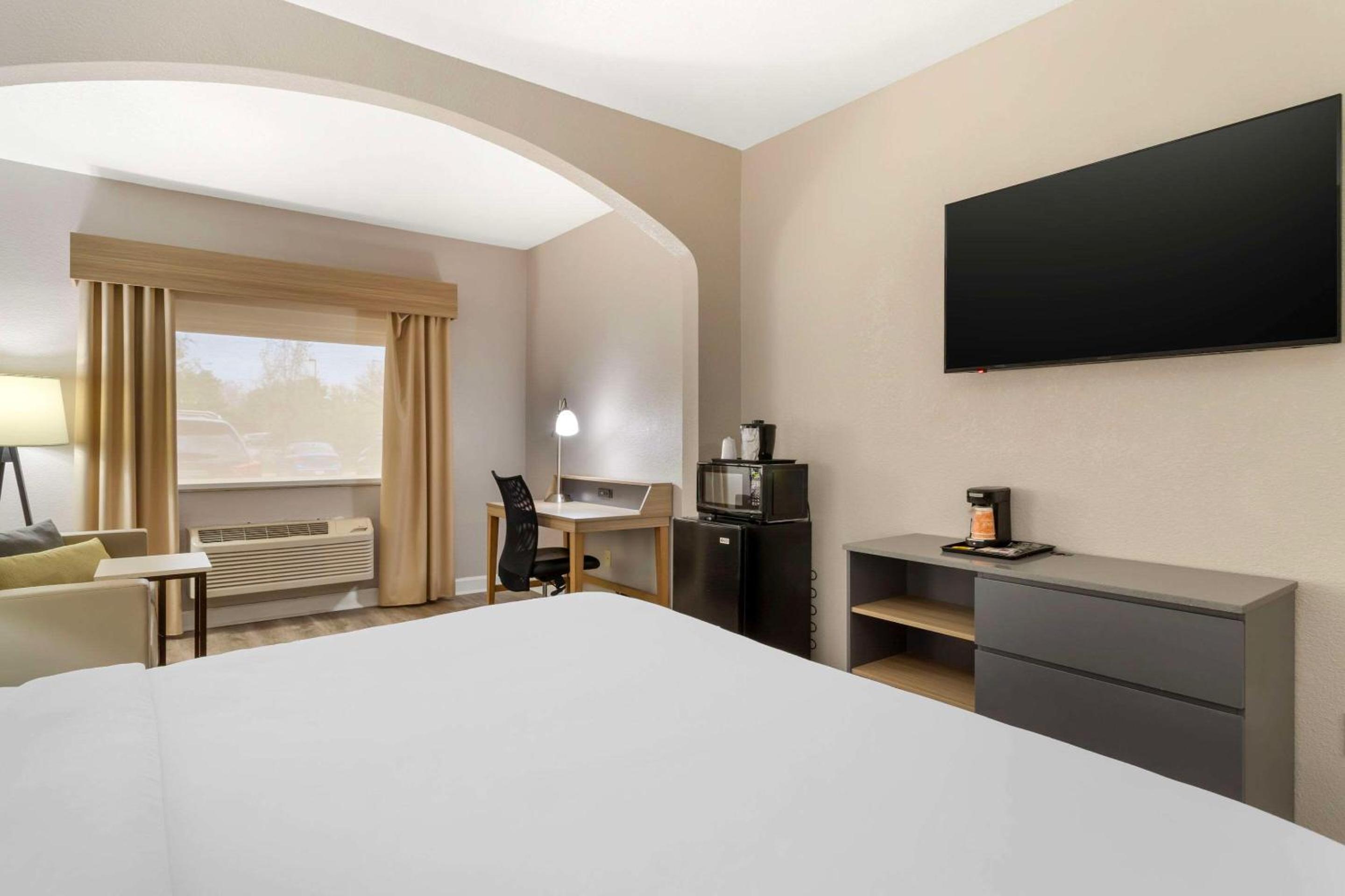 Comfort Suites Shenandoah-The Woodlands