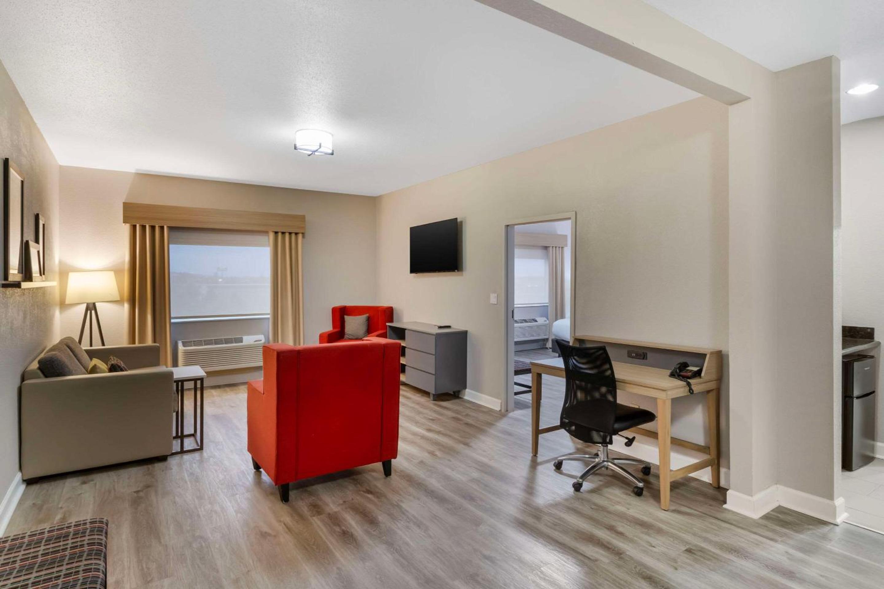 Comfort Suites Shenandoah-The Woodlands