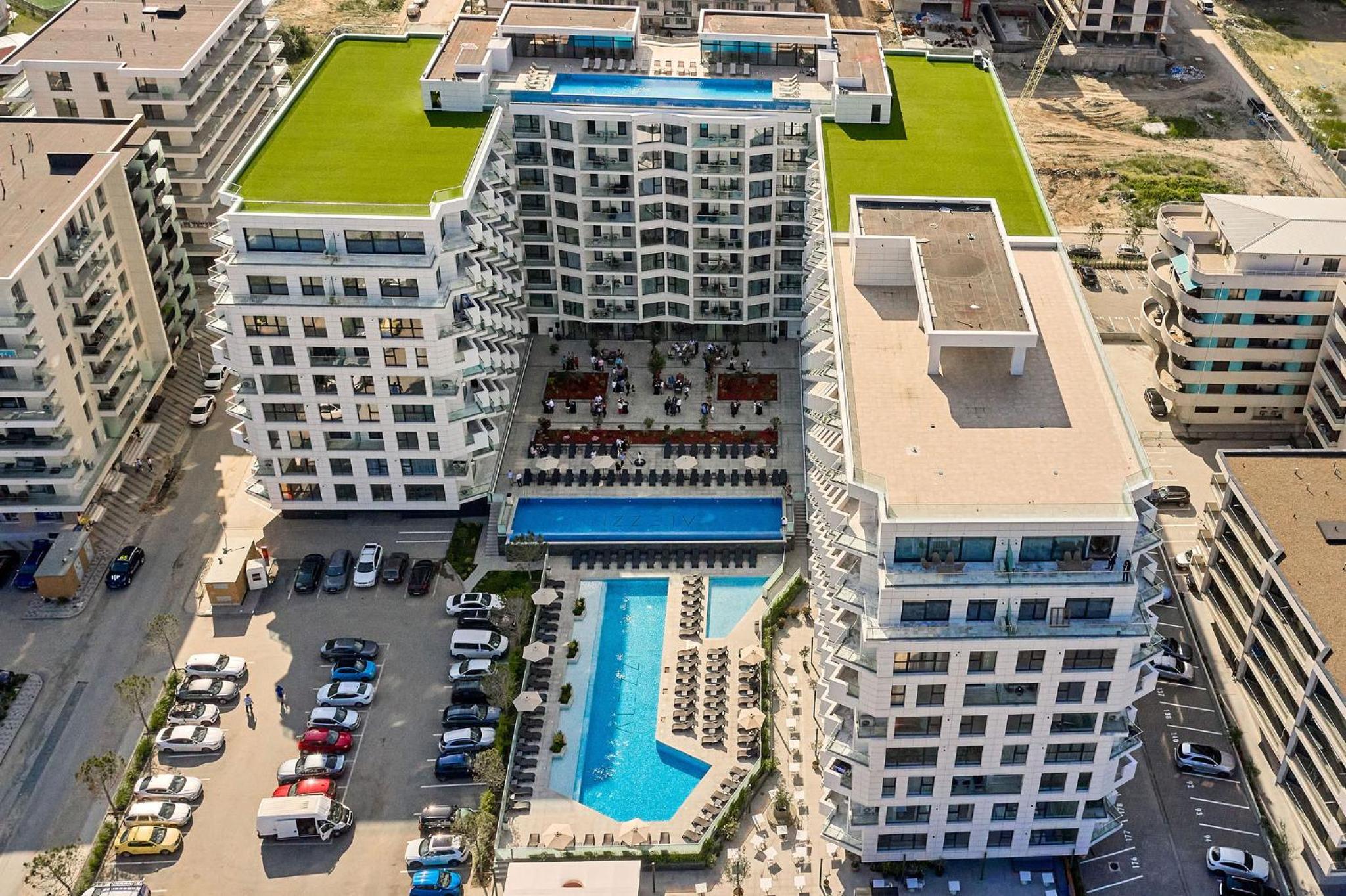 Hotel Emerald Gems Apartment in Infinity Beach Resort - Image 1