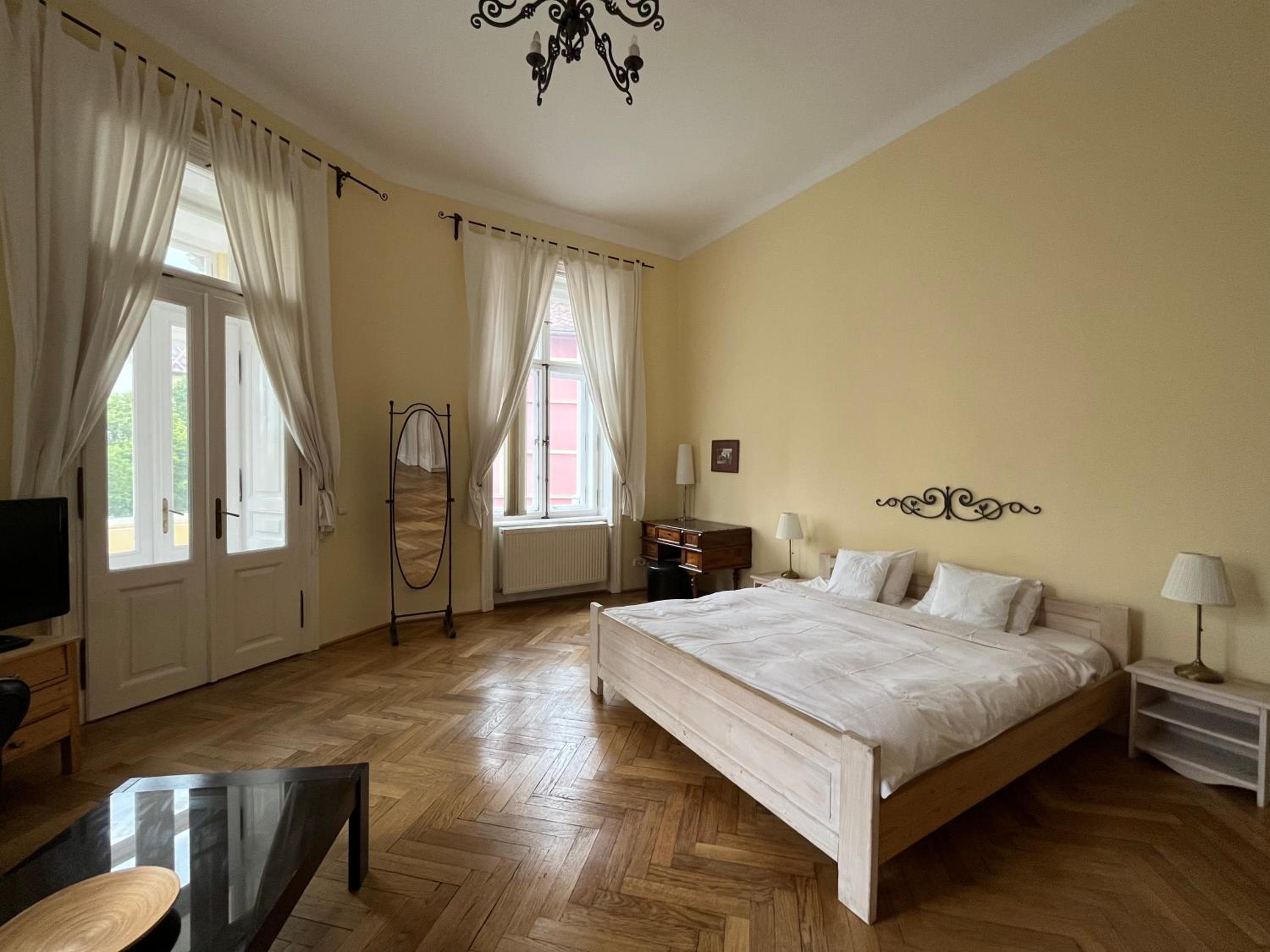 Main Square Apartment view 5