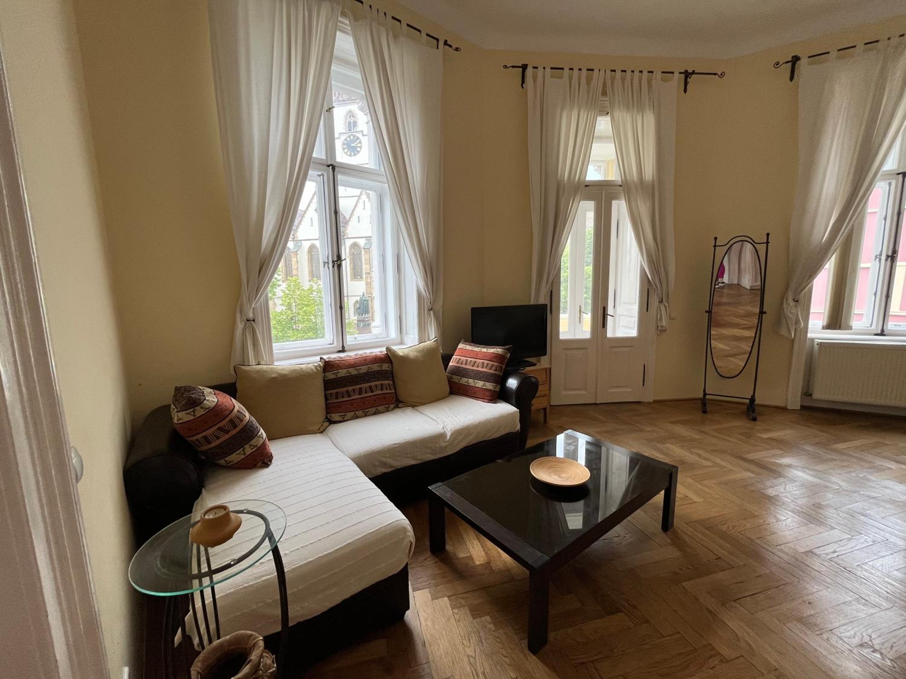 Main Square Apartment view 2