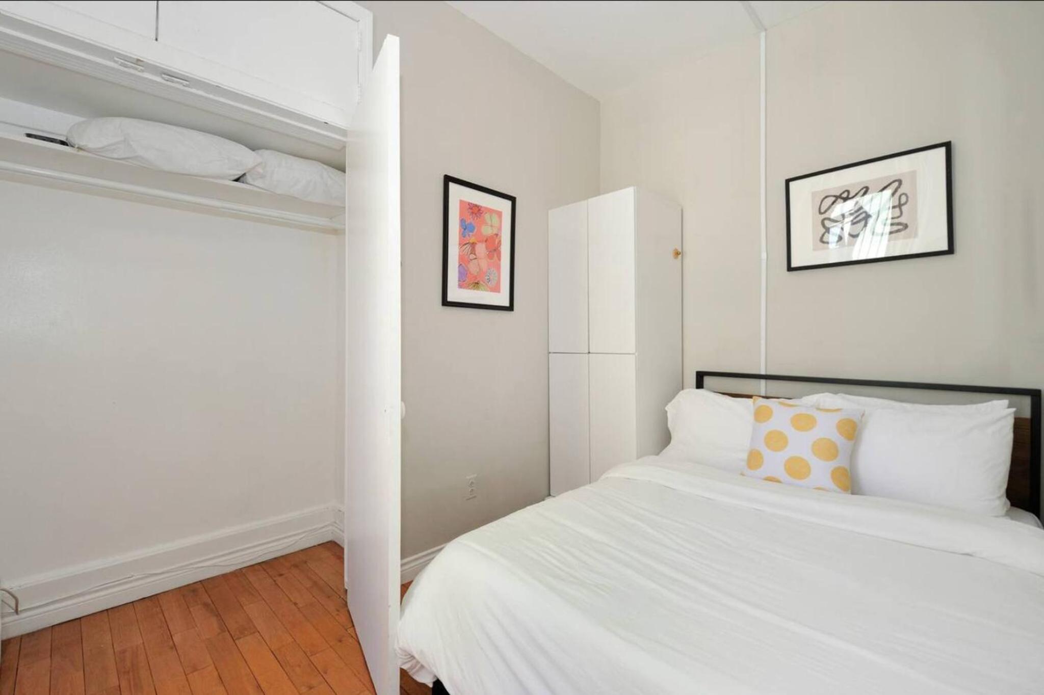 Urban Sunshine Cozy 1-Bedroom in Nycs Heart