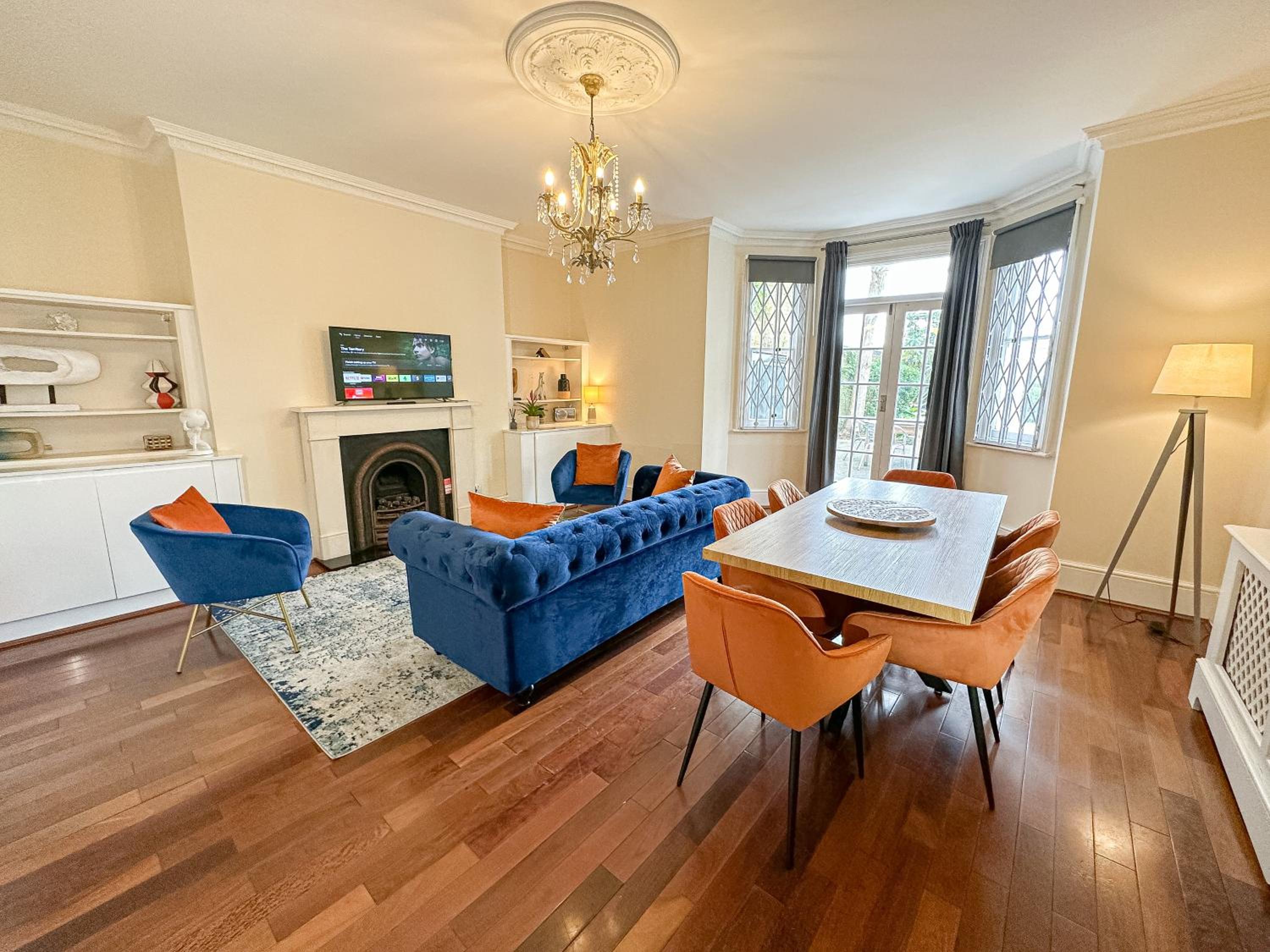 Large Putney Oasis 3-Bed with Garden & Parking