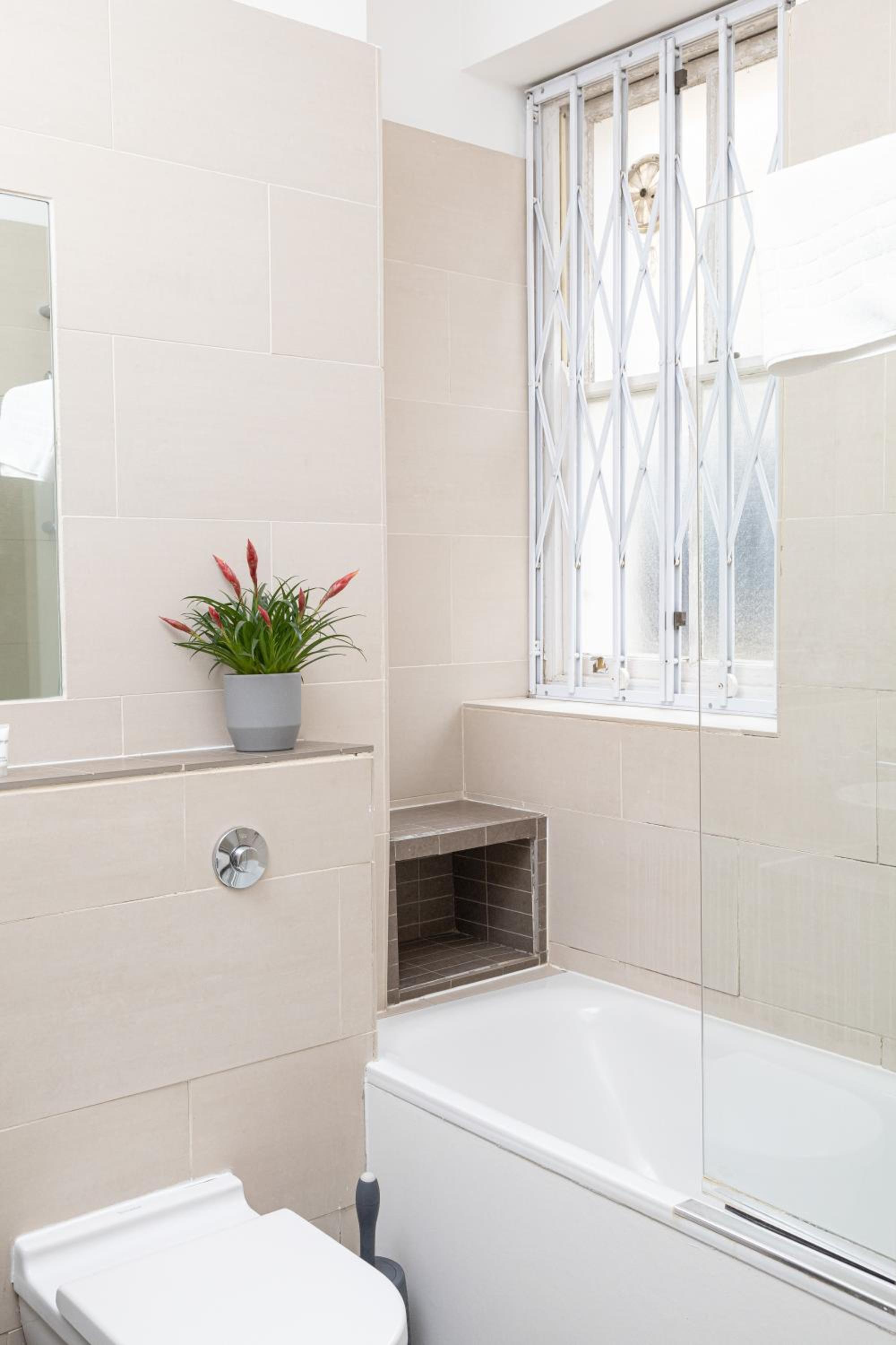 Large Putney Oasis 3-Bed with Garden & Parking