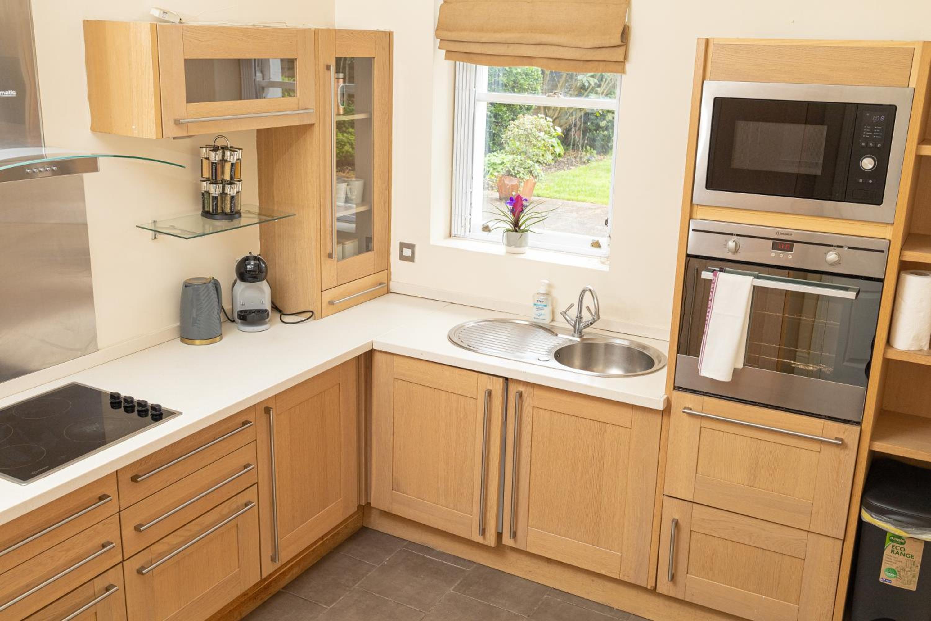 Large Putney Oasis 3-Bed with Garden & Parking